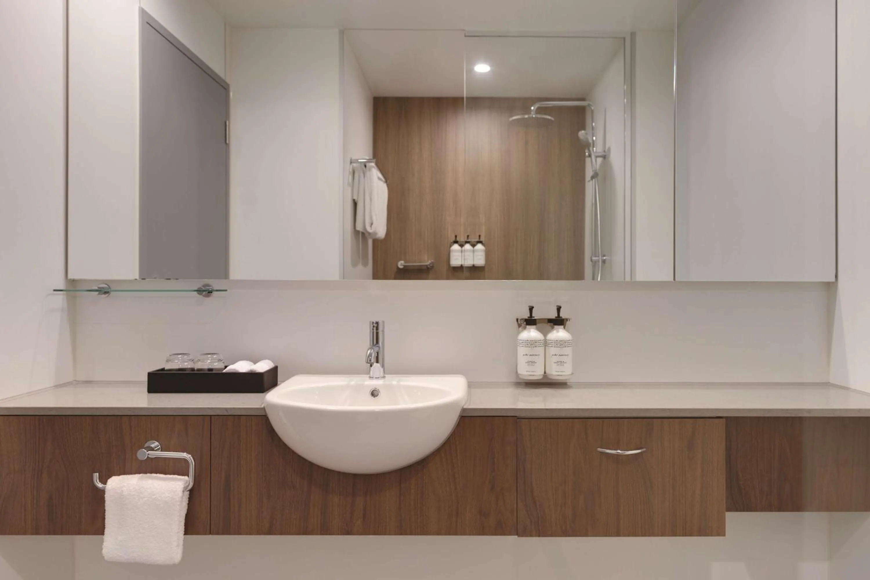 Photo of the whole room in Travelodge Hotel Hurstville Sydney