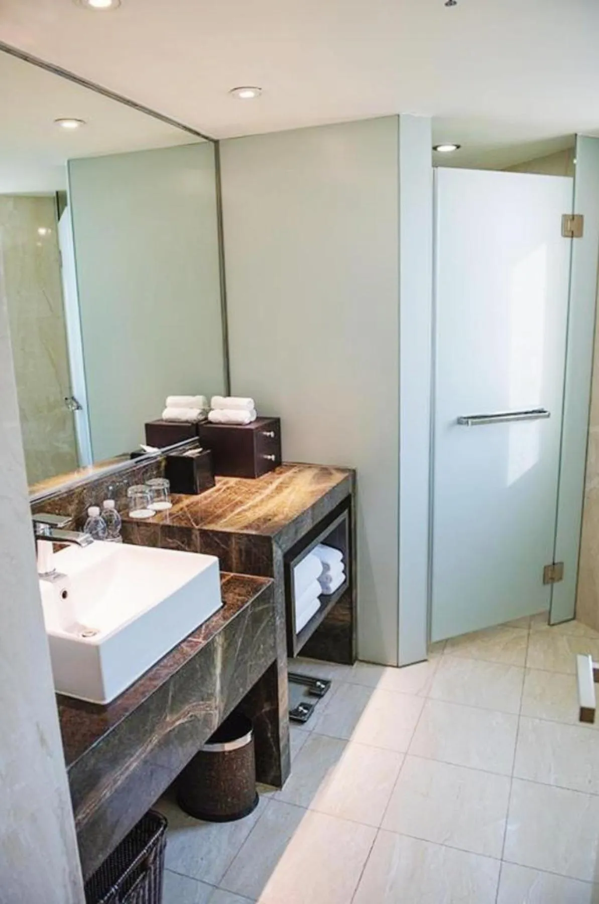 Bathroom in Courtyard By Marriott Shanghai Pudong