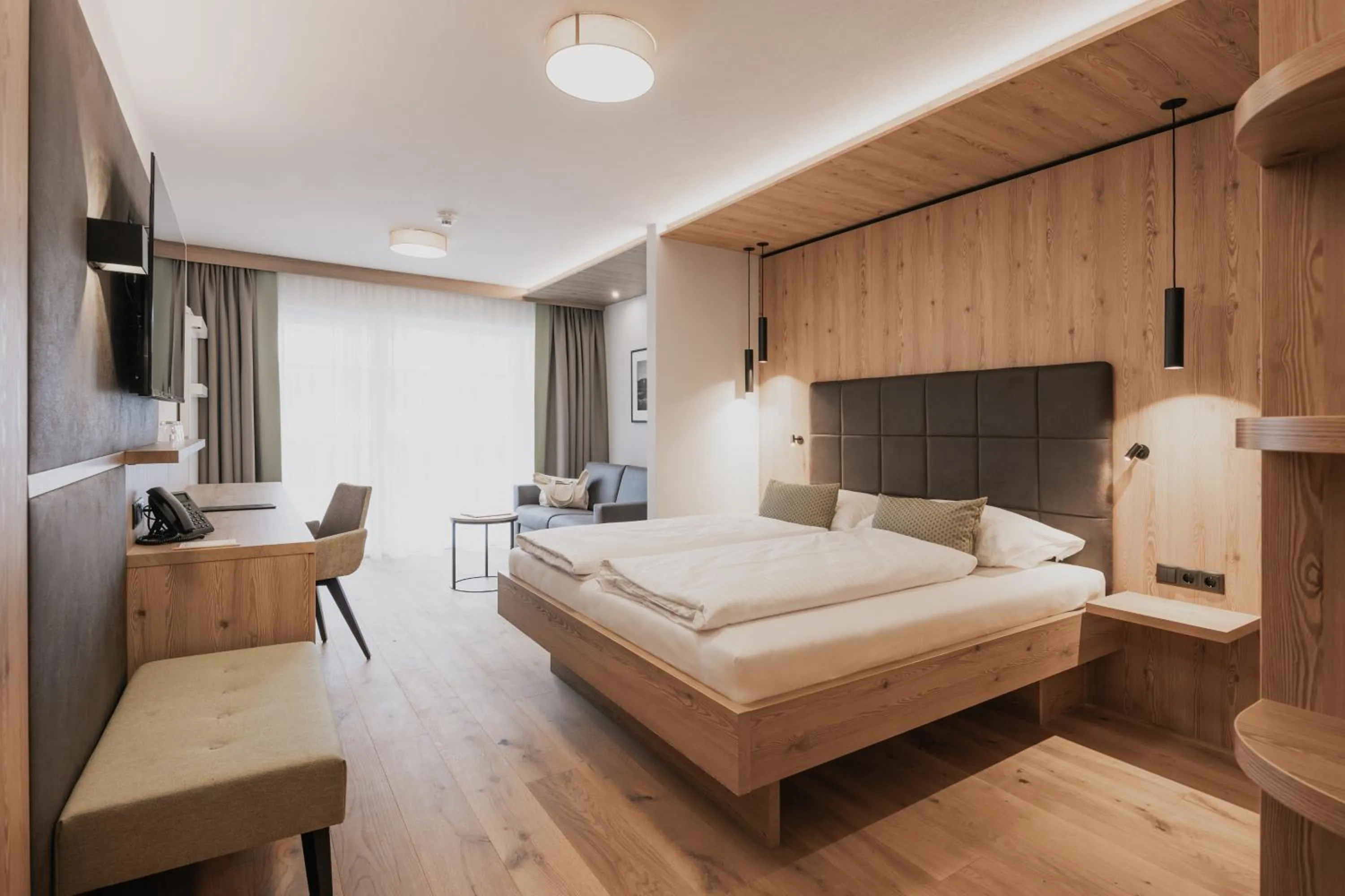 Photo of the whole room, Bed in FIRSTpeak Zauchensee