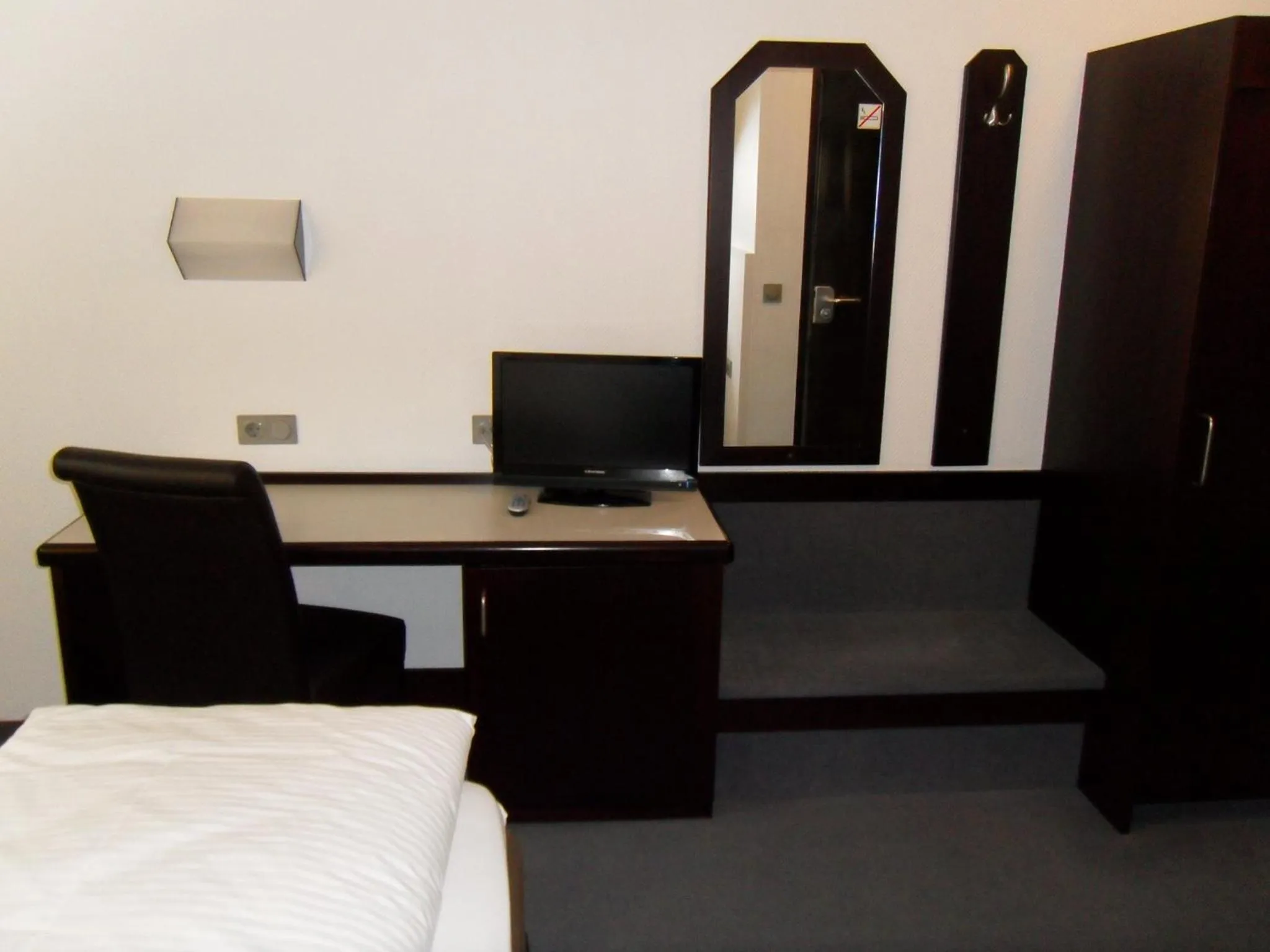 Photo of the whole room, Bed in Hotel Gasthof Traube