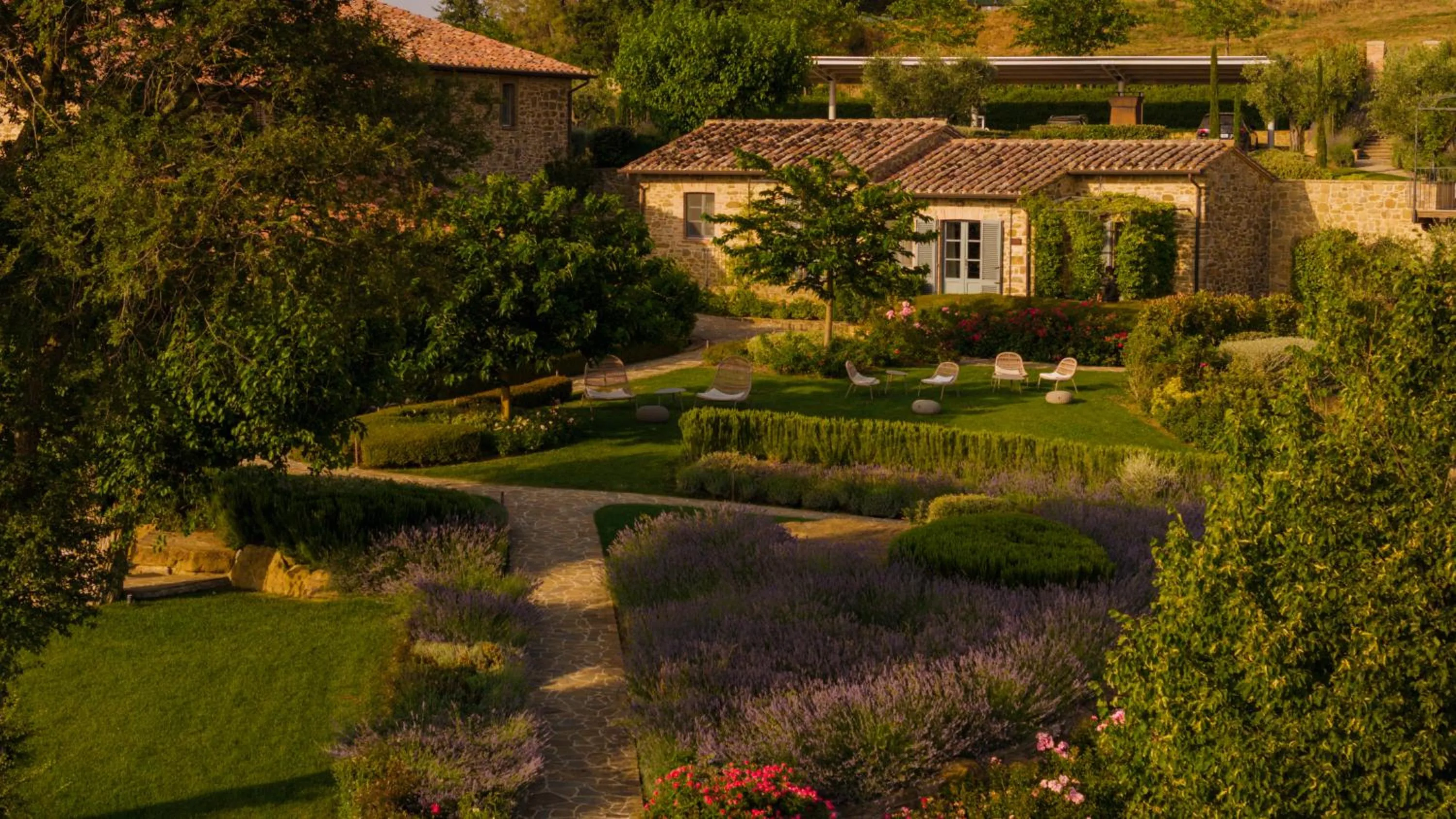 Property building in I Borghi dell'Eremo