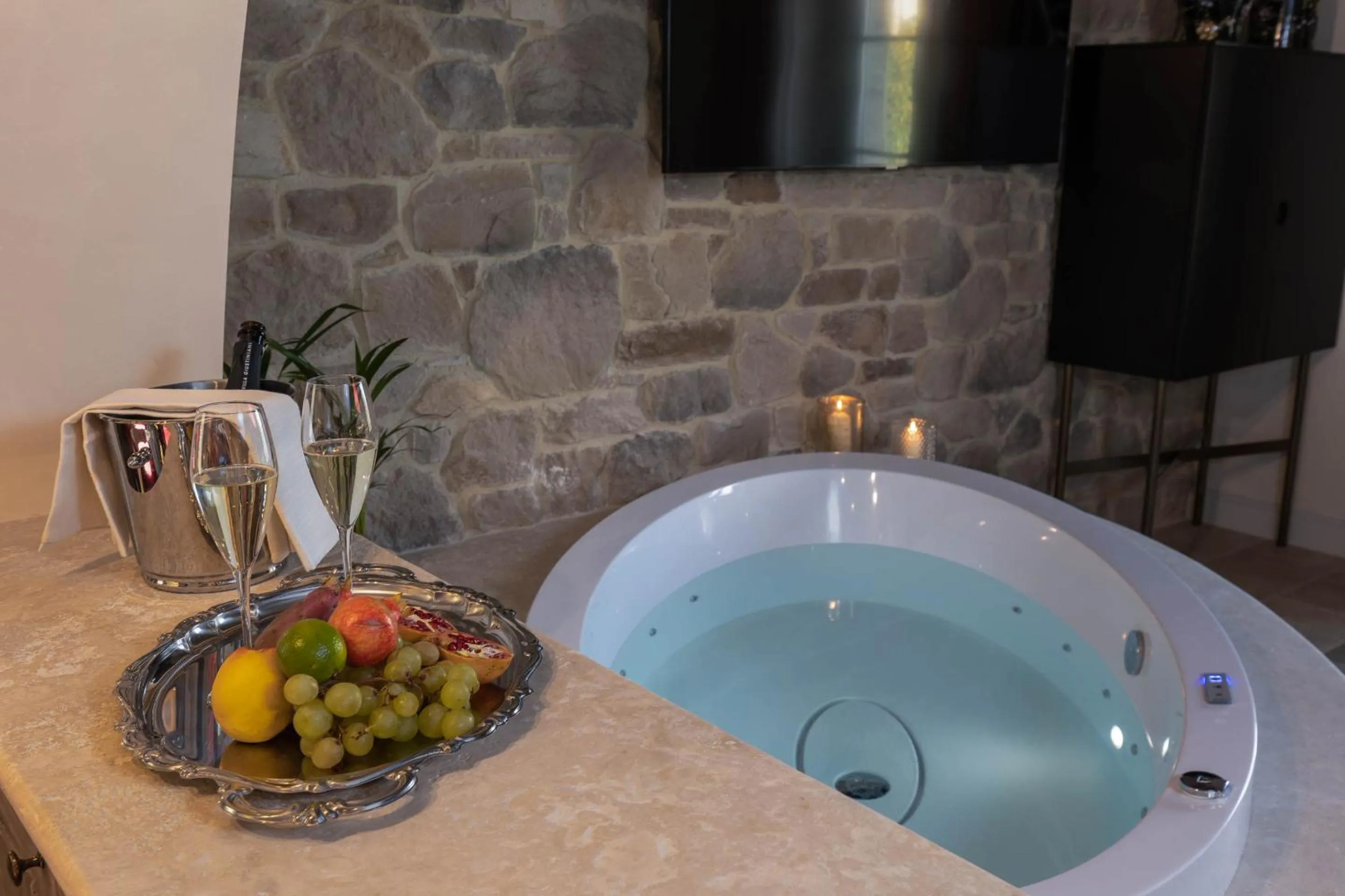 Hot Tub in I Borghi dell'Eremo