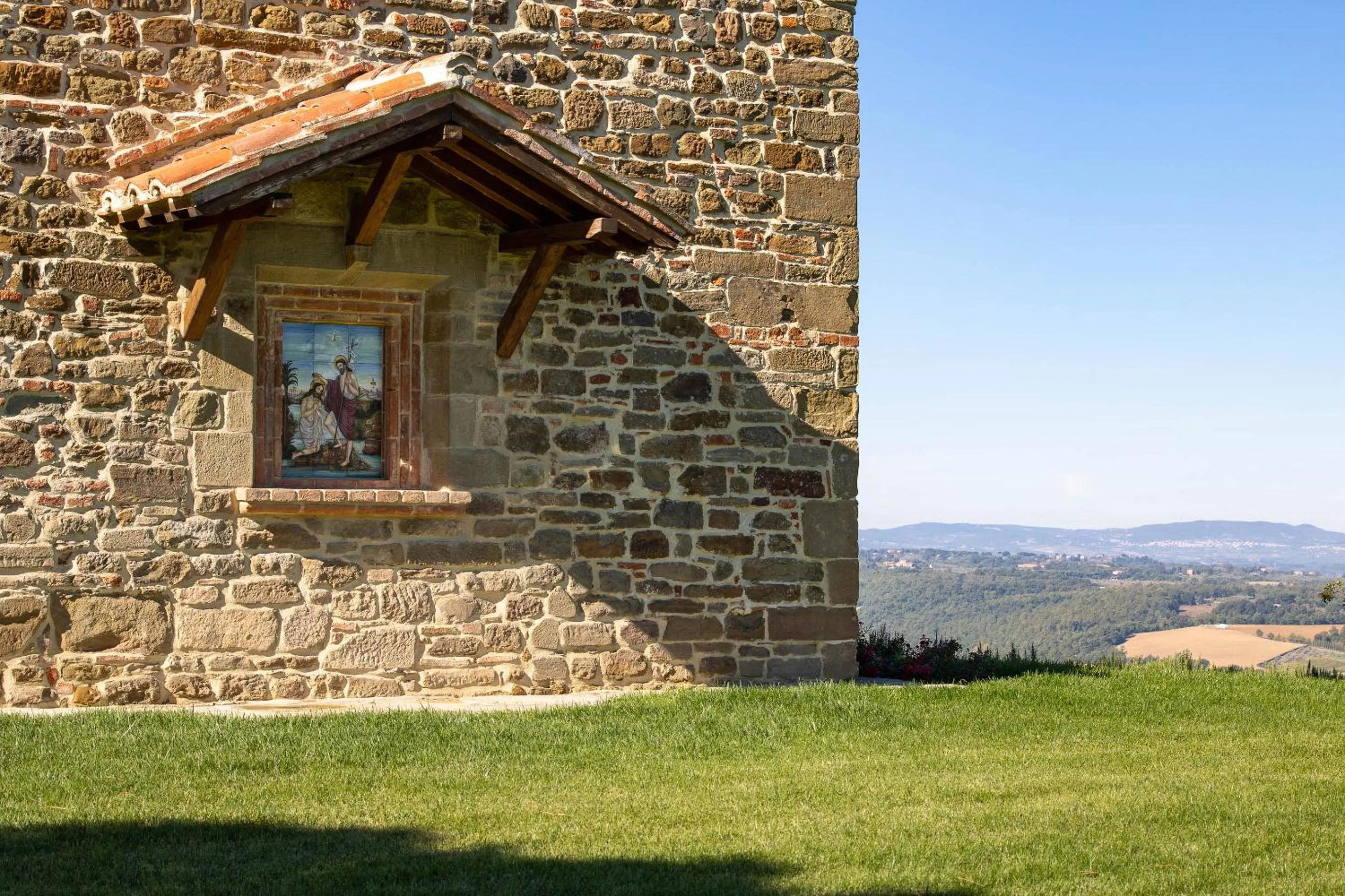 Decorative detail in I Borghi dell'Eremo