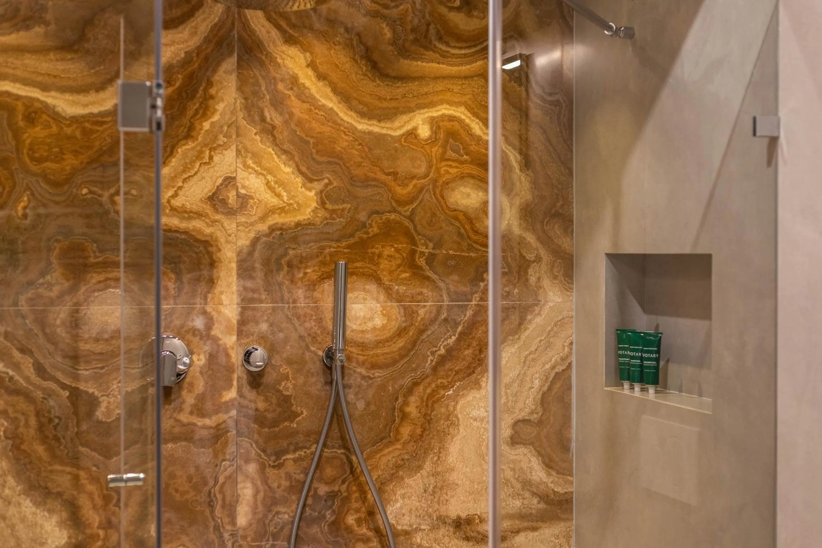 Shower in I Borghi dell'Eremo