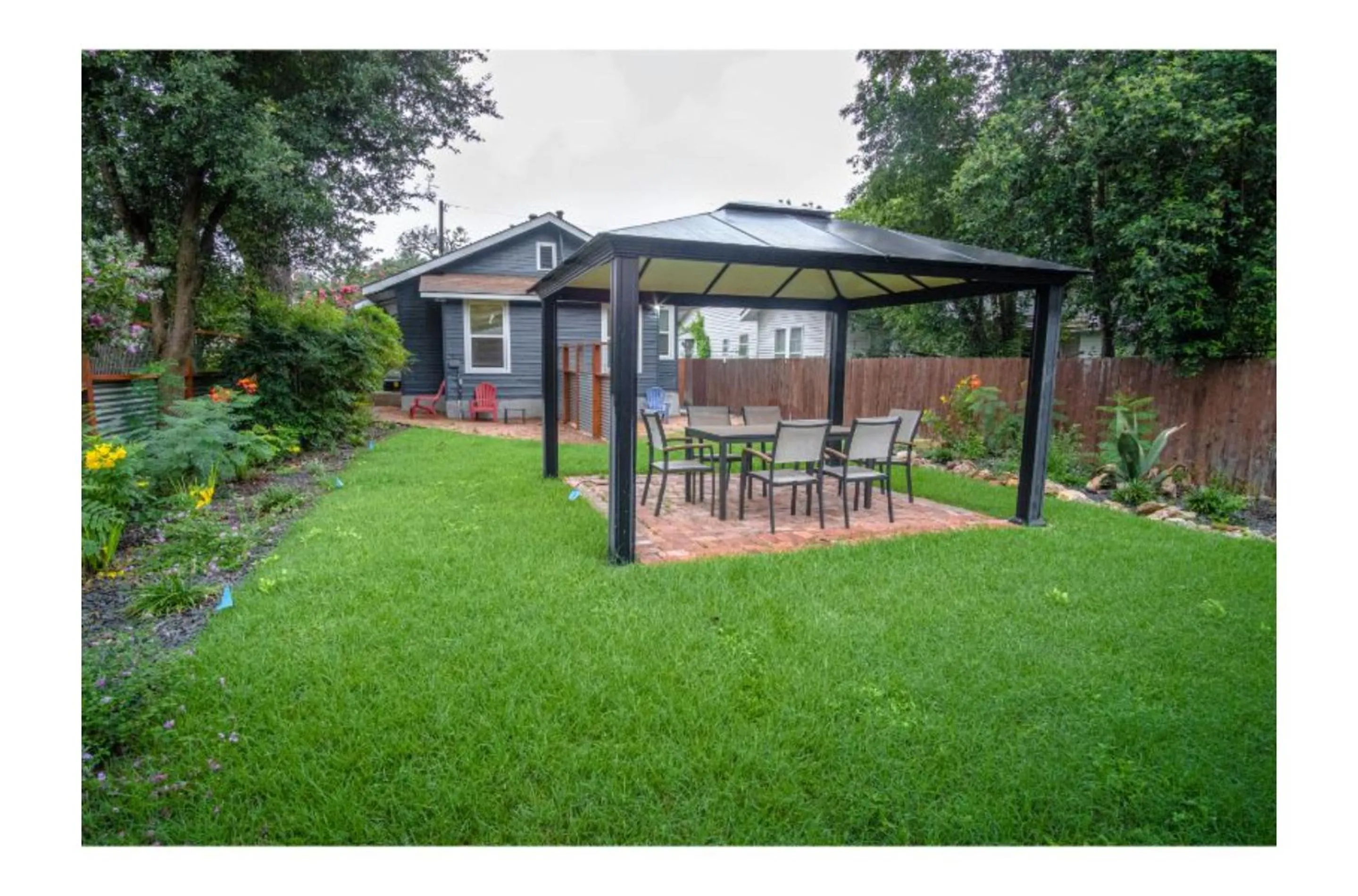 Patio in Remodeled Modern 1BR1BA Apt Near Downtown, 5min Pearl