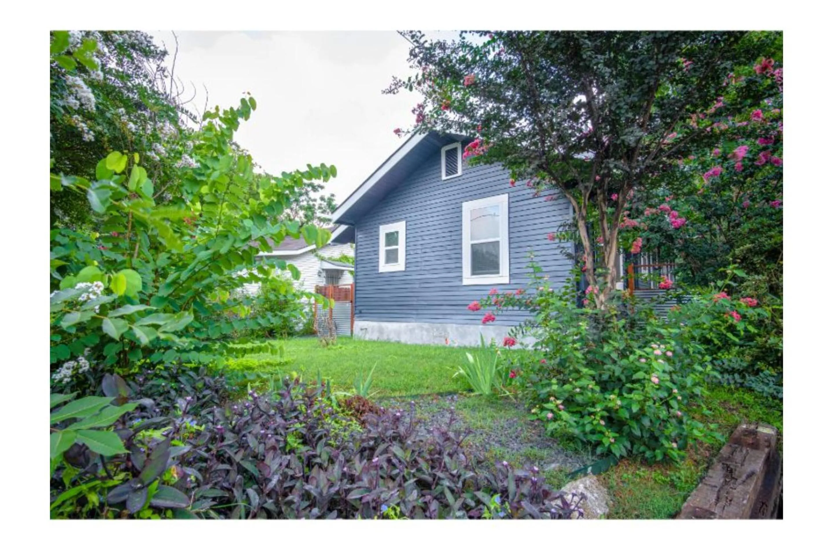 Garden view in Remodeled Modern 1BR1BA Apt Near Downtown, 5min Pearl