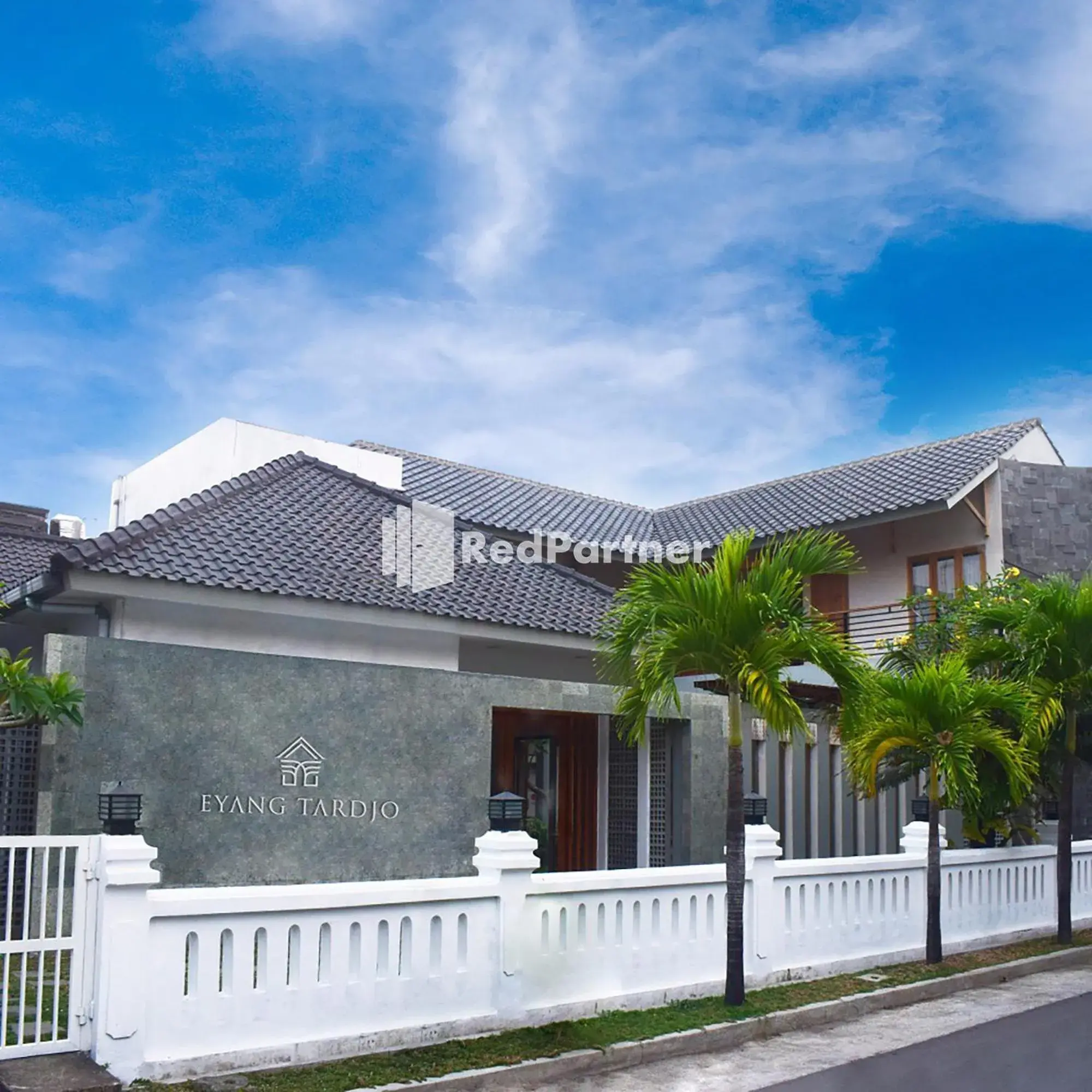 Rumah Eyang Tardjo Syariah Mitra RedDoorz Rumah Eyang Tardjo Syariah Mitra RedDoorz