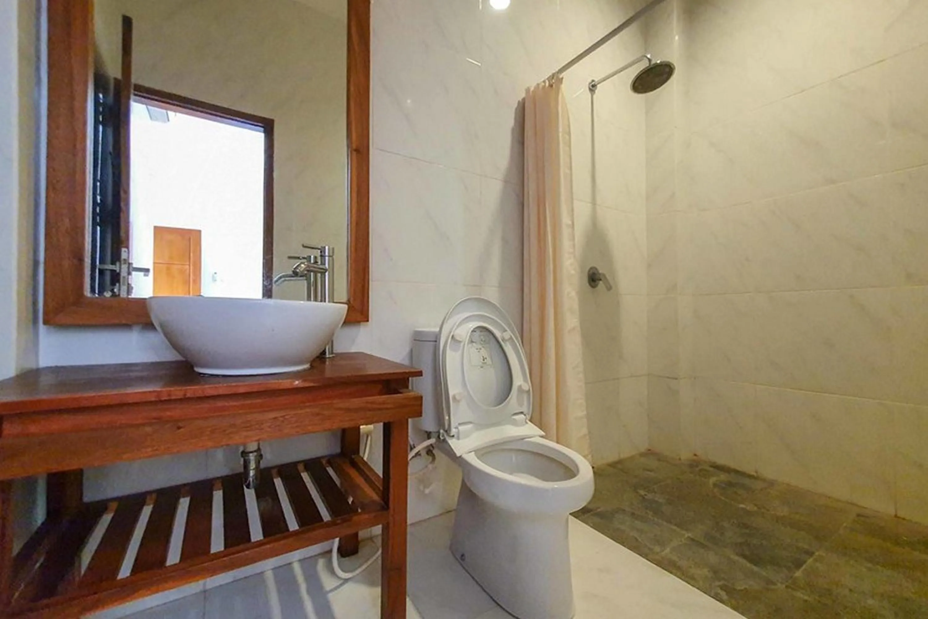 Rumah Eyang Tardjo Syariah Mitra RedDoorz