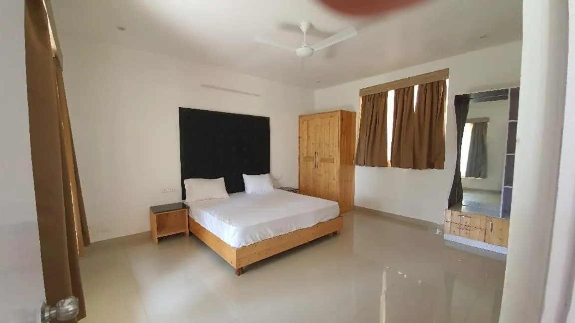 Bed in Blue Pine Orchards