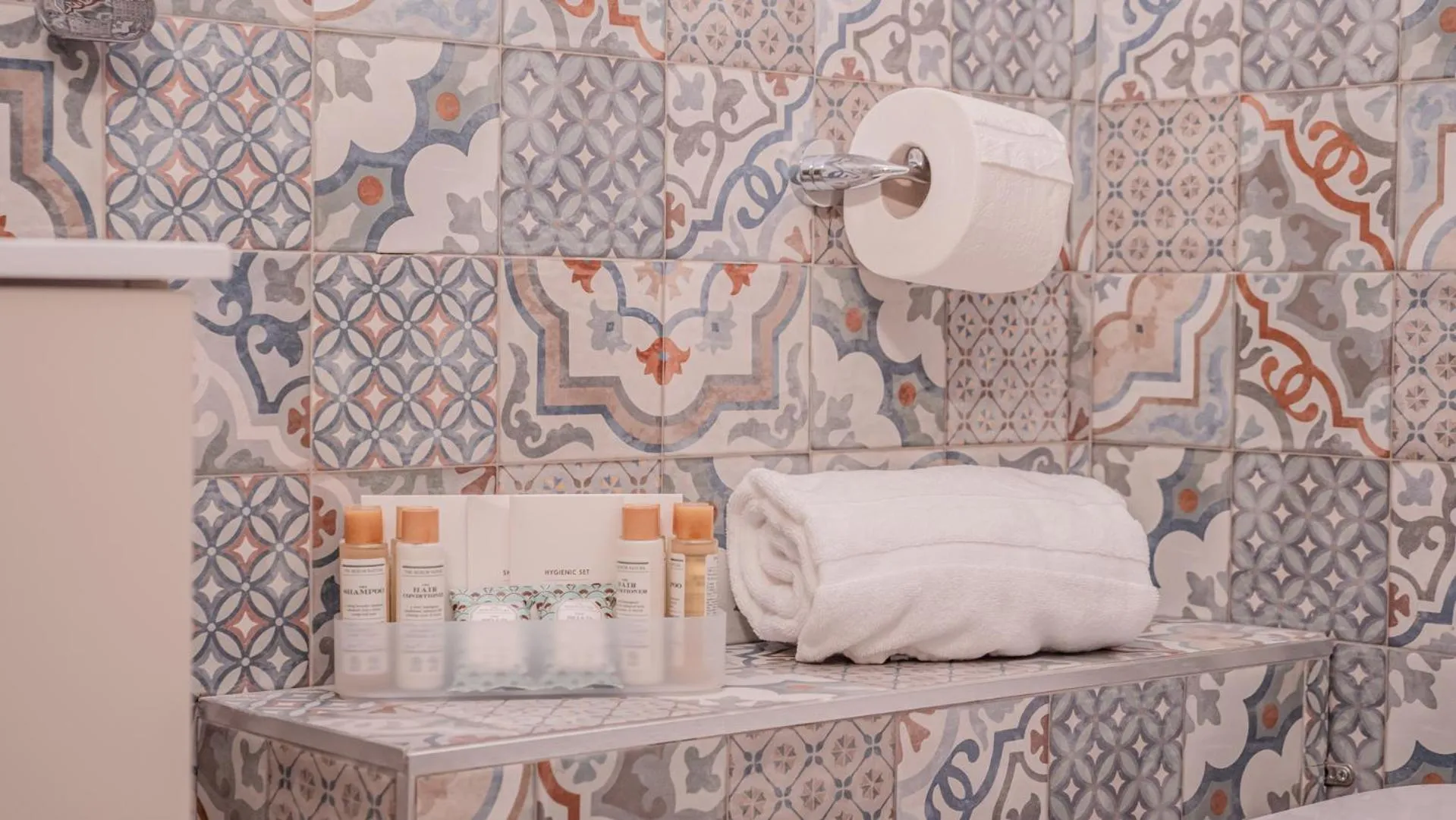 Bathroom in Palazzo dei Pavoni, Relais di Charme