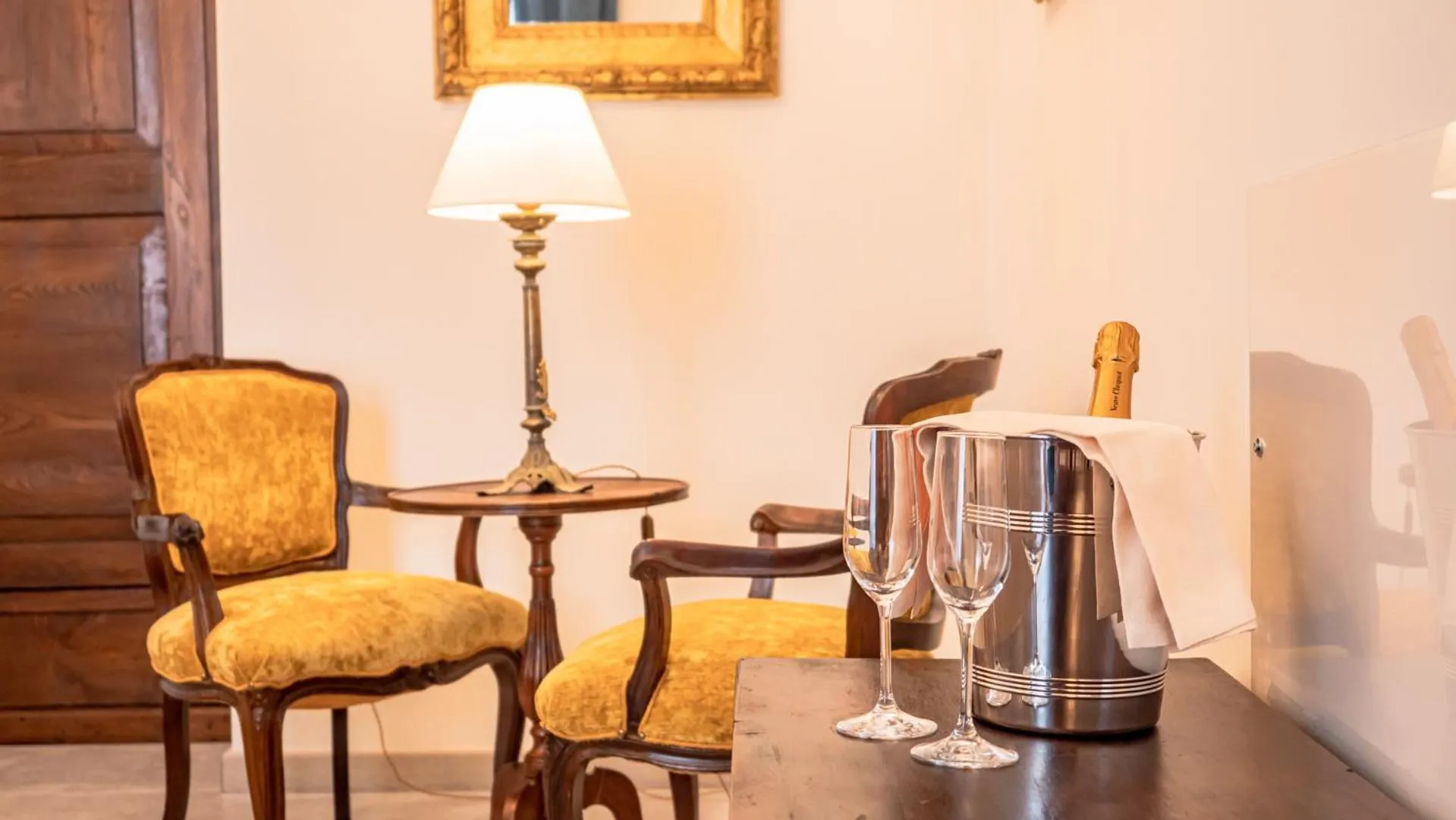 Bedroom in Palazzo dei Pavoni, Relais di Charme