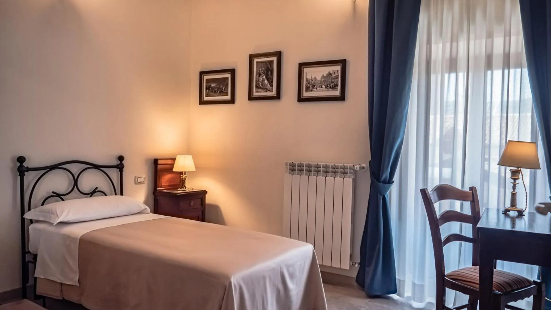 Bedroom, Bed in Palazzo dei Pavoni, Relais di Charme