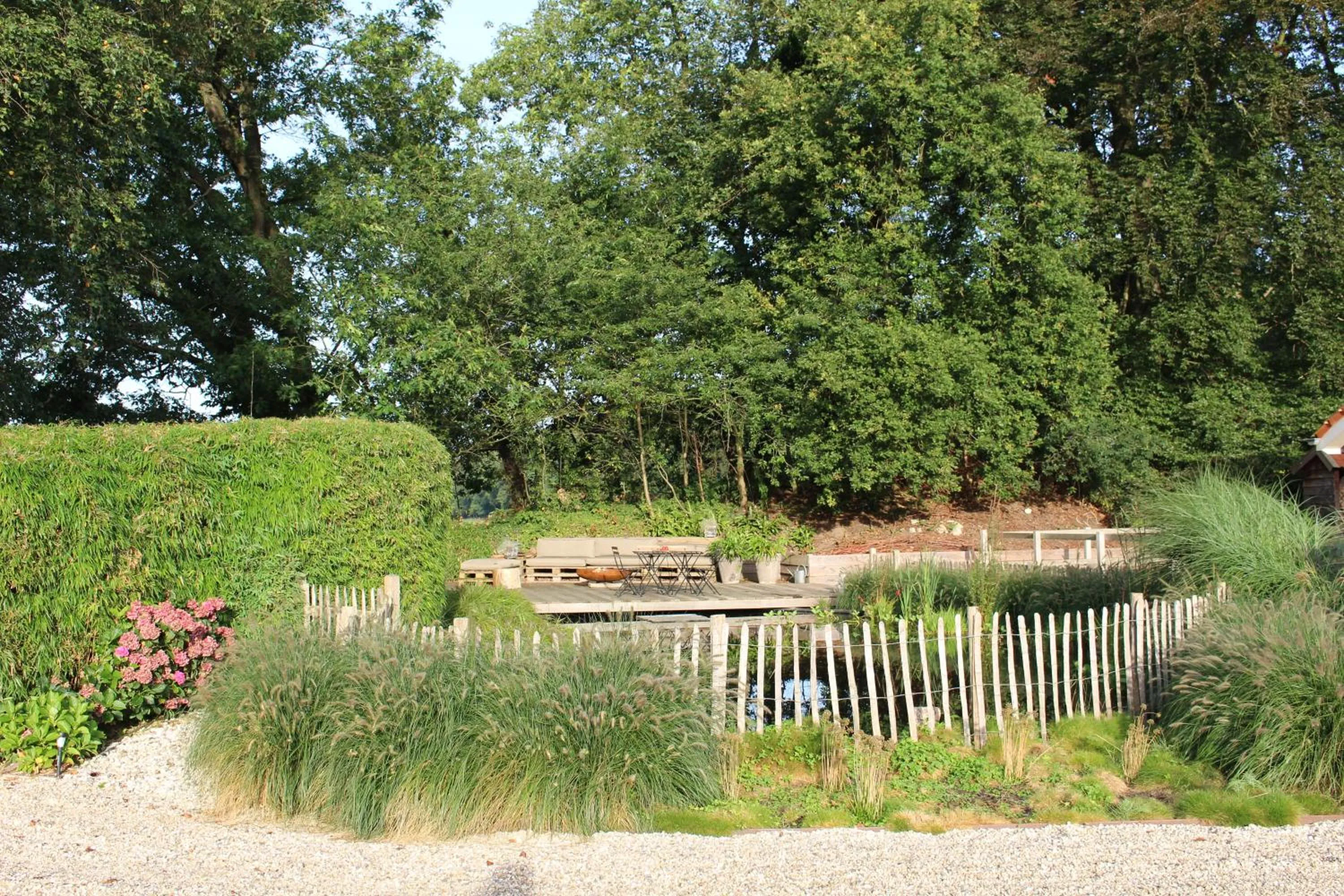 Garden in Huize Koempoelan