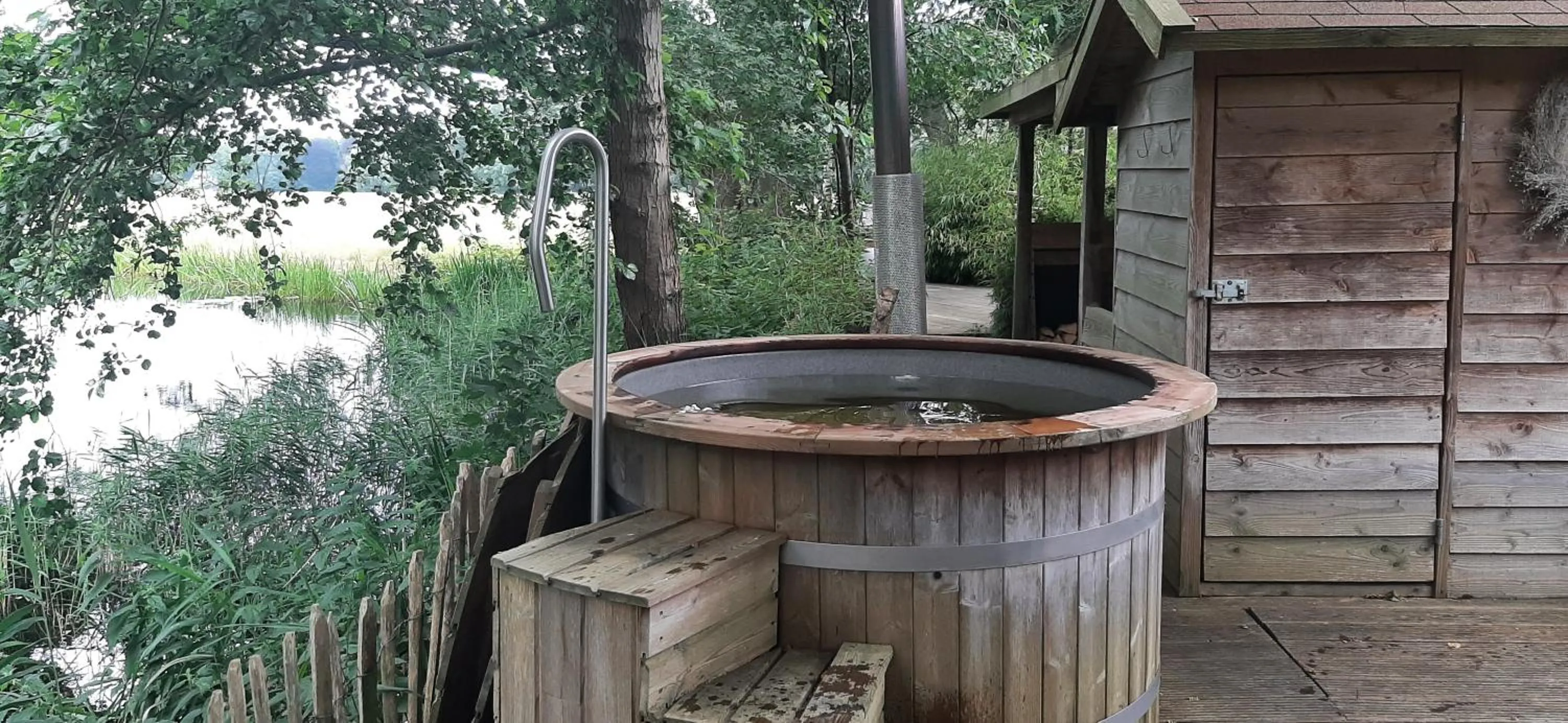 Garden in Huize Koempoelan