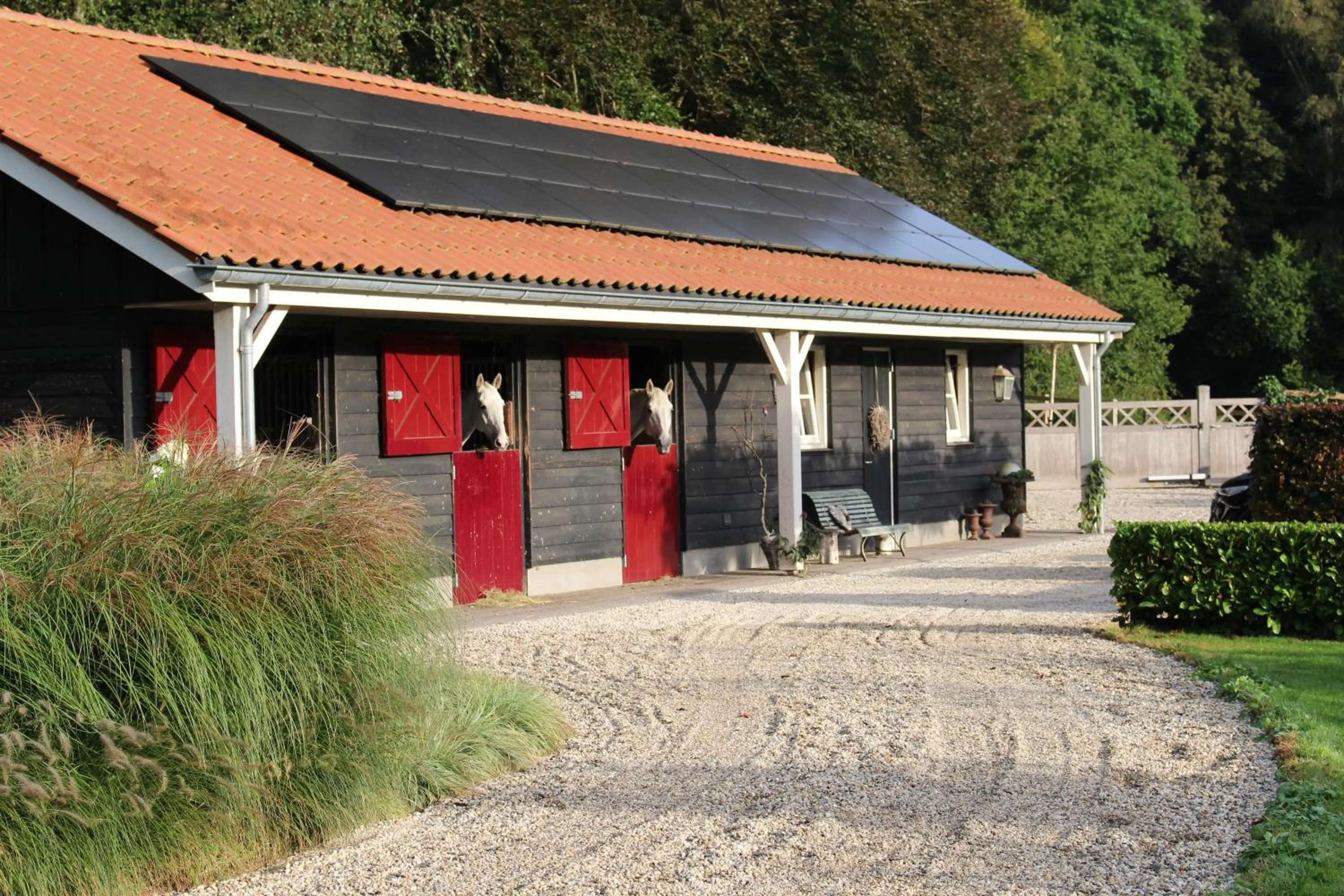 Garden view in Huize Koempoelan