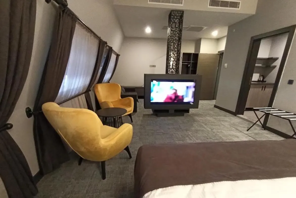 Seating area in Days Hotel by Wyndham Ankara Cankaya