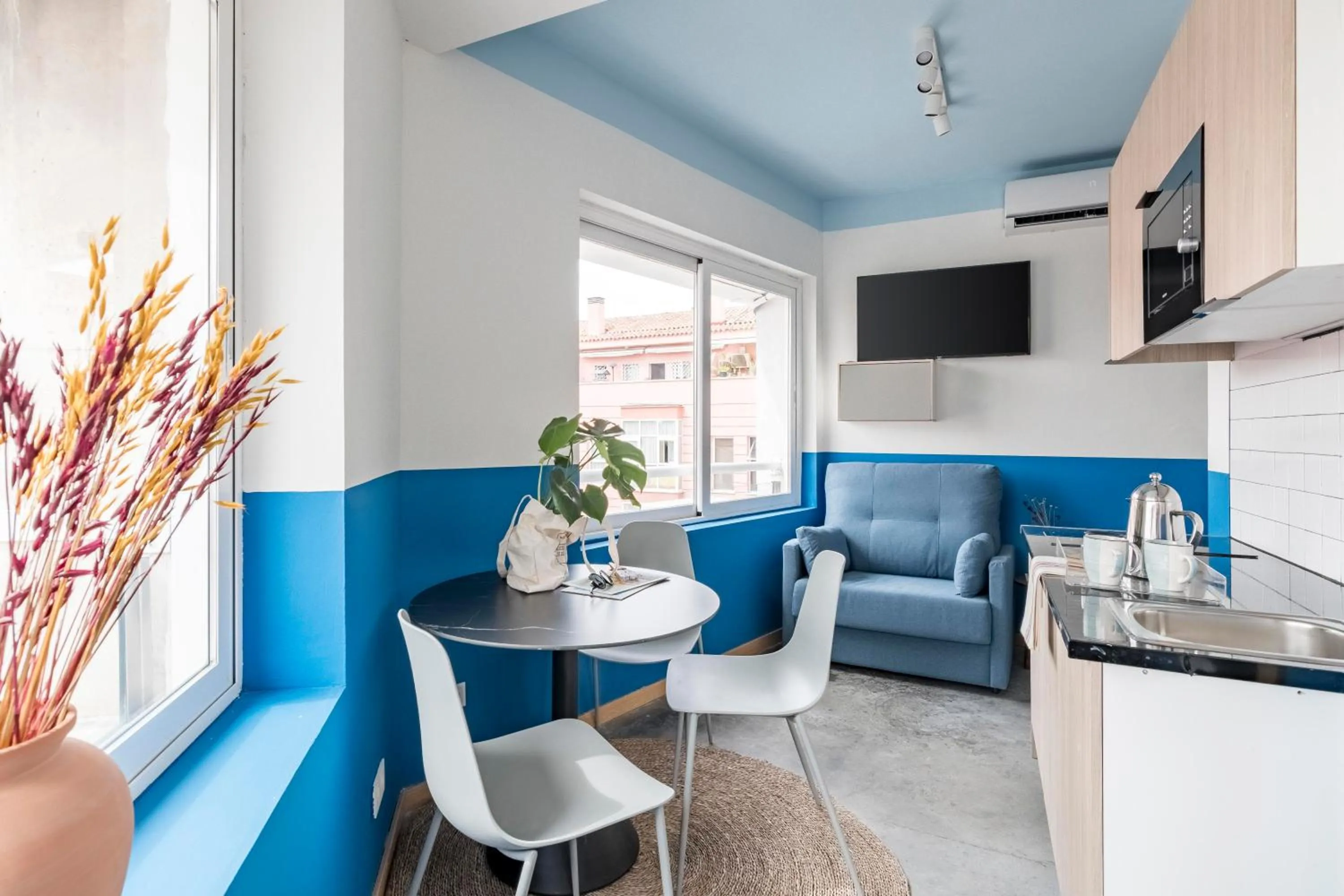 Living room in Bob W Madrid Chueca