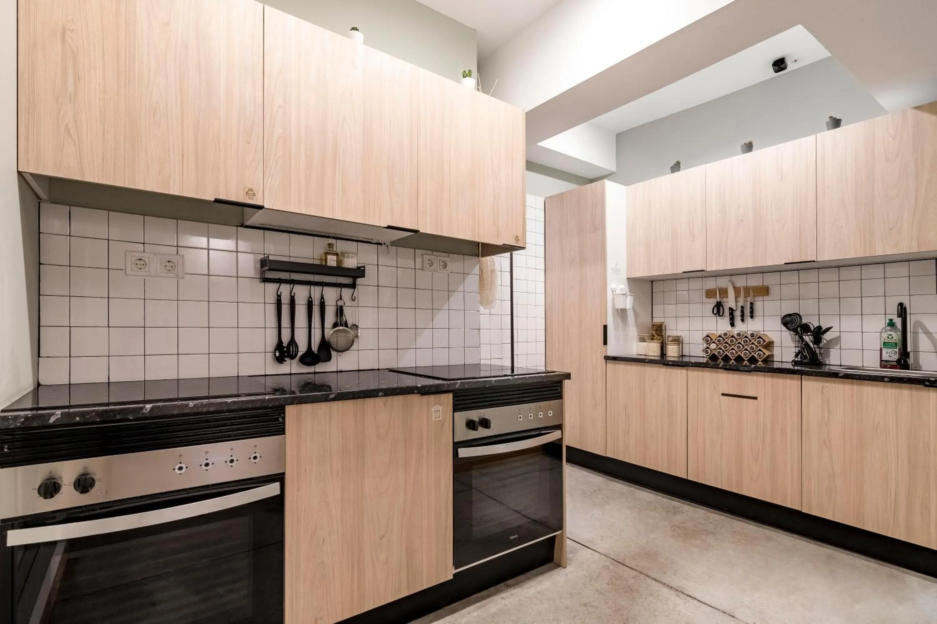 Property building in Bob W Madrid Chueca