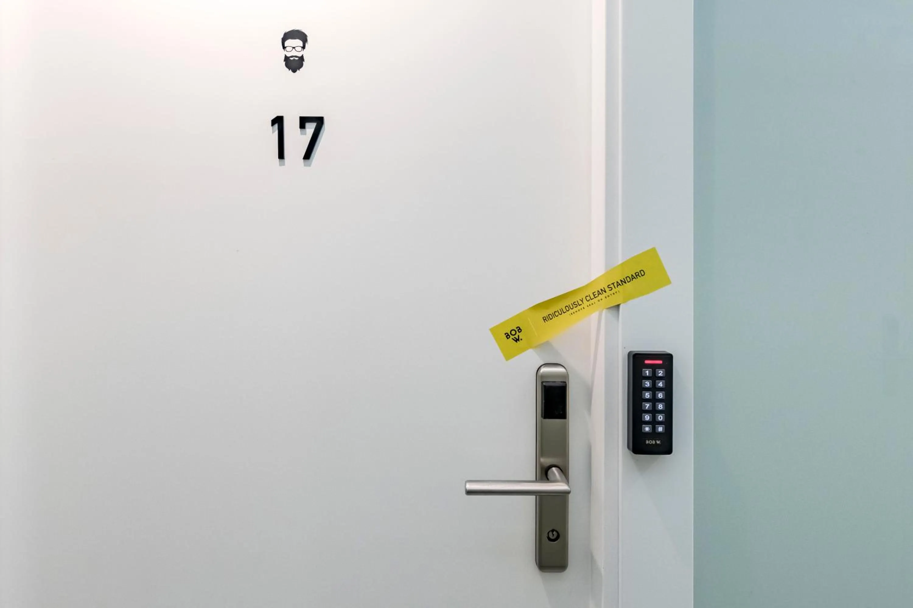 Property building in Bob W Madrid Chueca