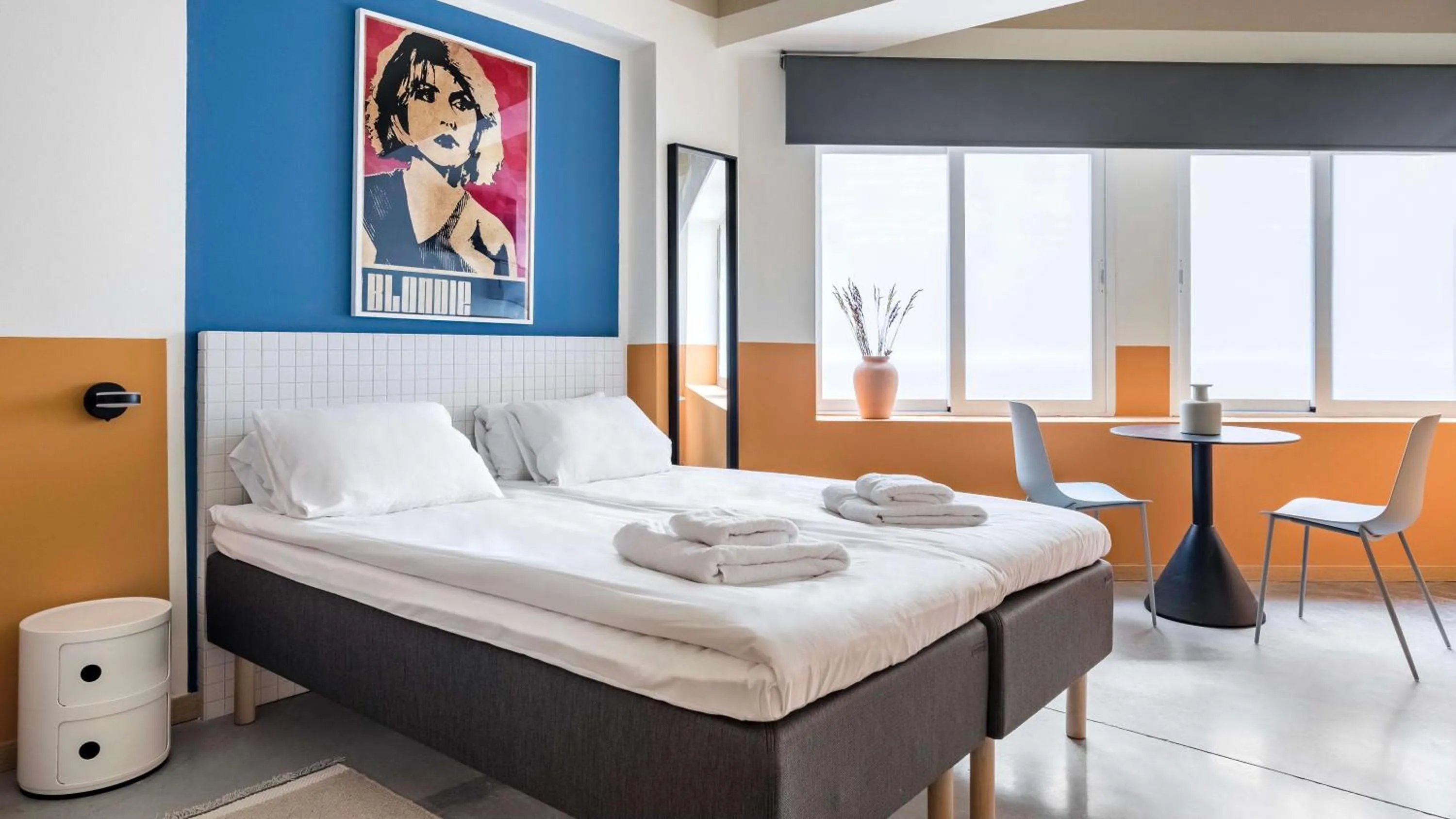 Bedroom, Bed in Bob W Madrid Chueca