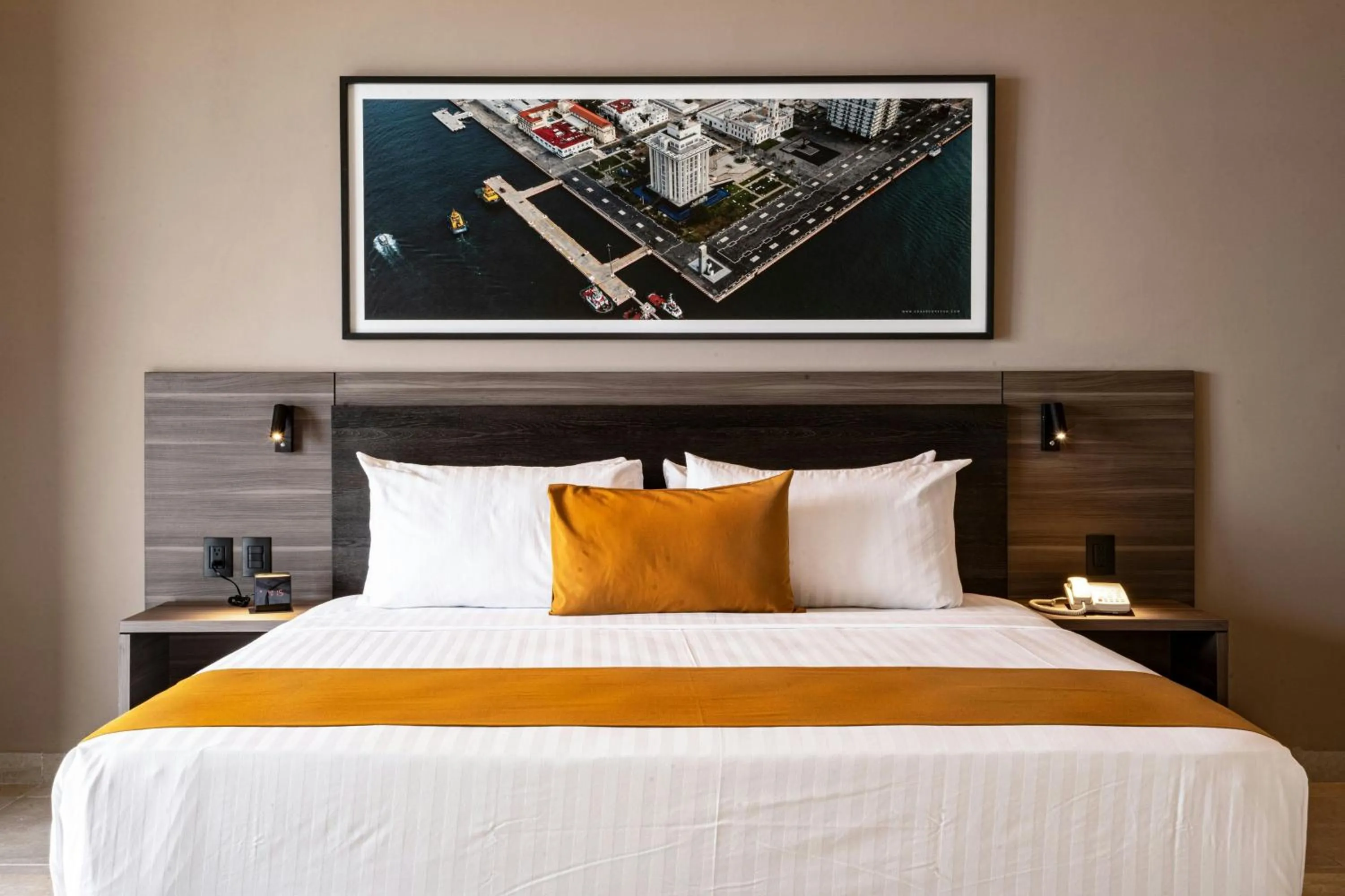 Photo of the whole room, Bed in Delta Hotels by Marriott Riviera Veracruz