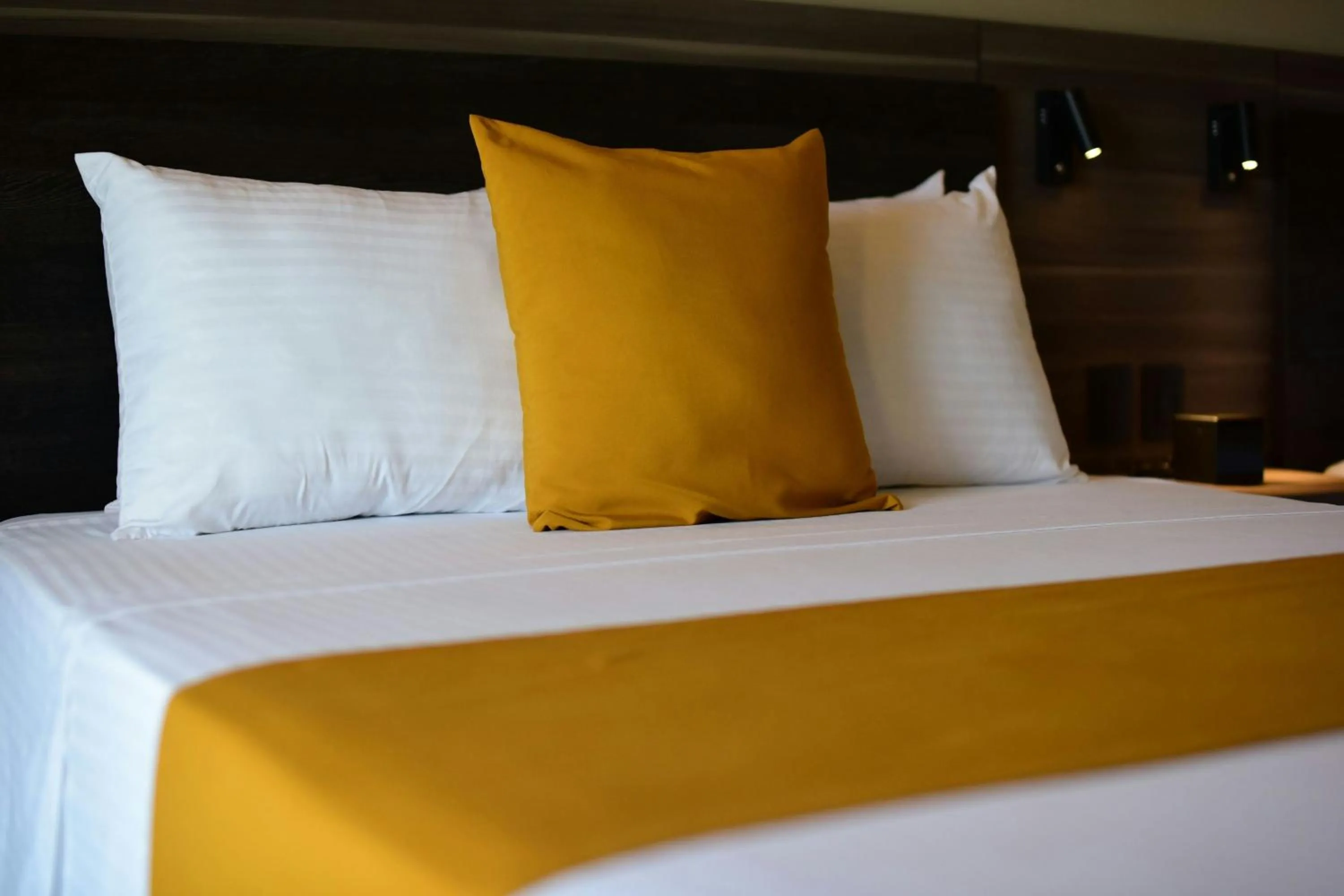 Photo of the whole room, Bed in Delta Hotels by Marriott Riviera Veracruz