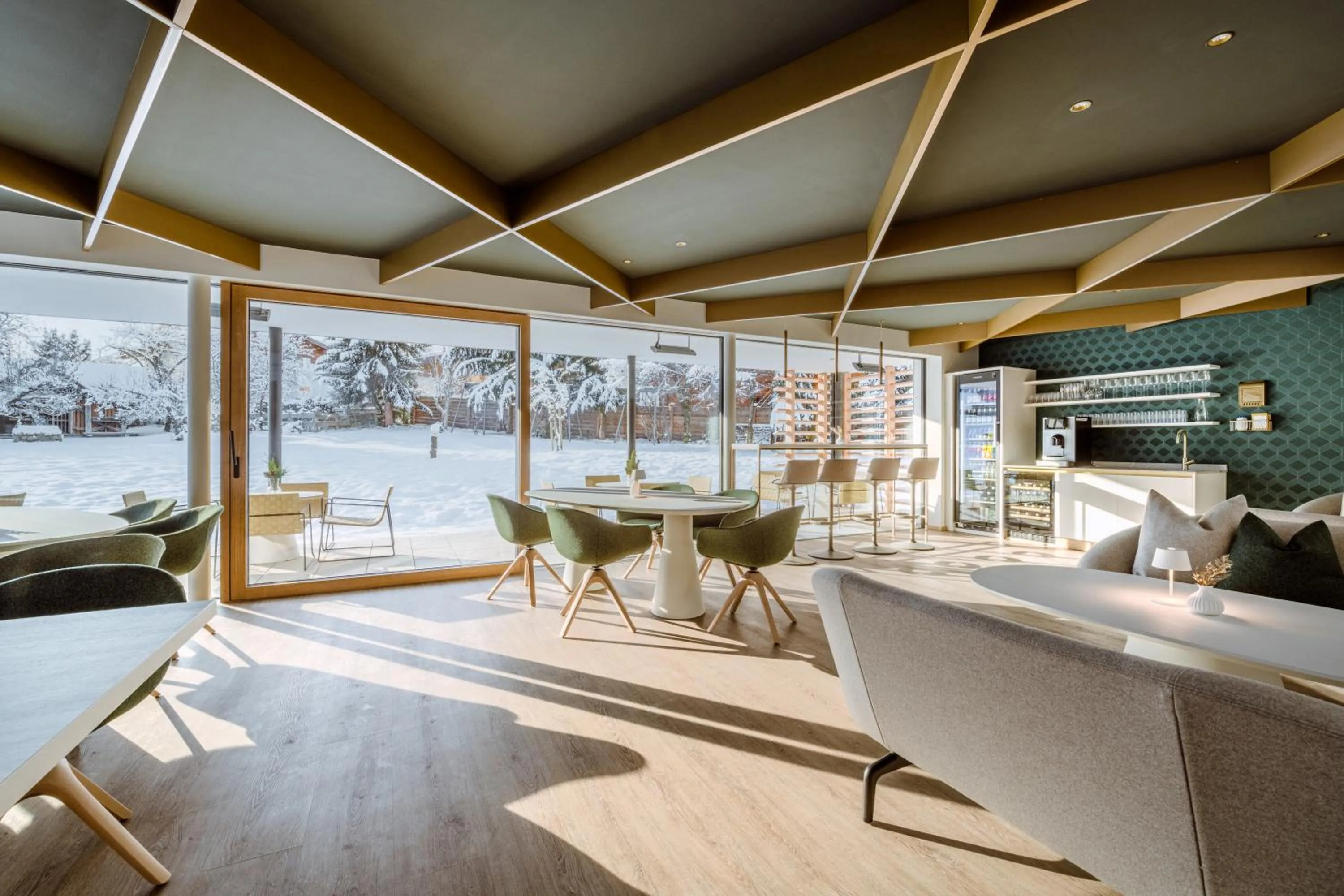 Crystls Aparthotel
