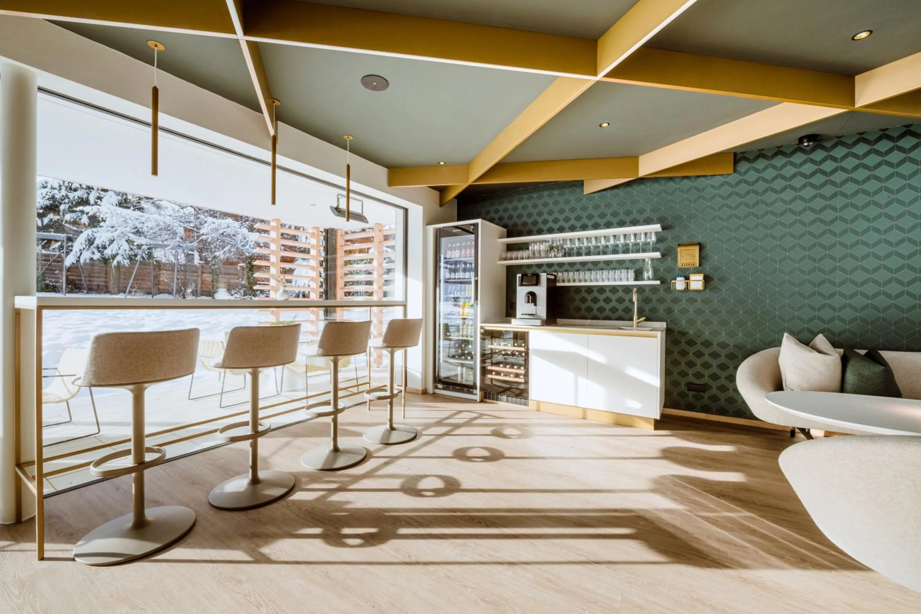 Crystls Aparthotel