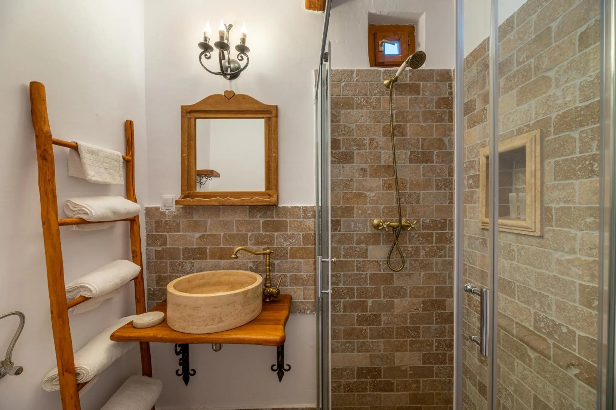 Shower in Boutique Hotel von Graf