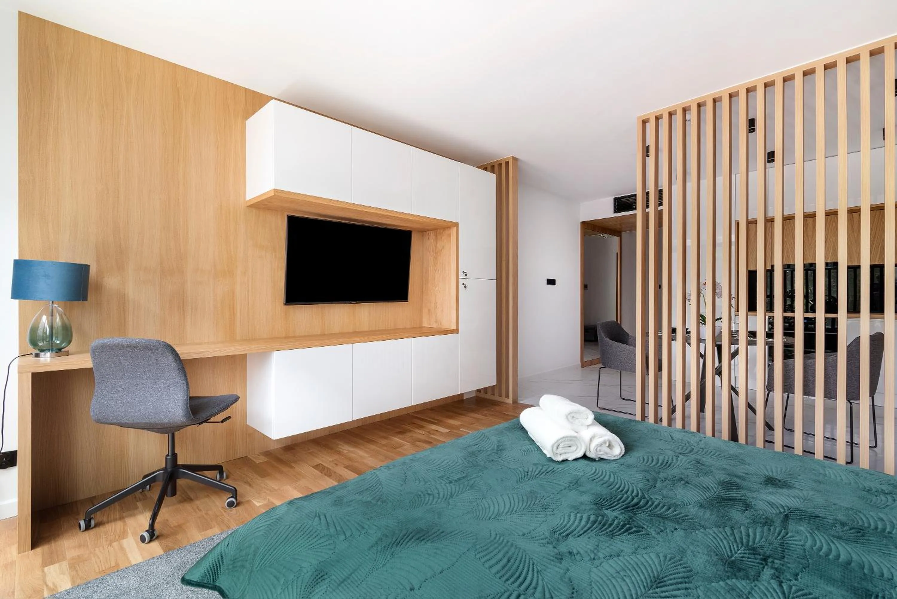 Bed in Easy Rent Apartments - GOLD 30, Basen & SPA, Centrum 24h Check-in