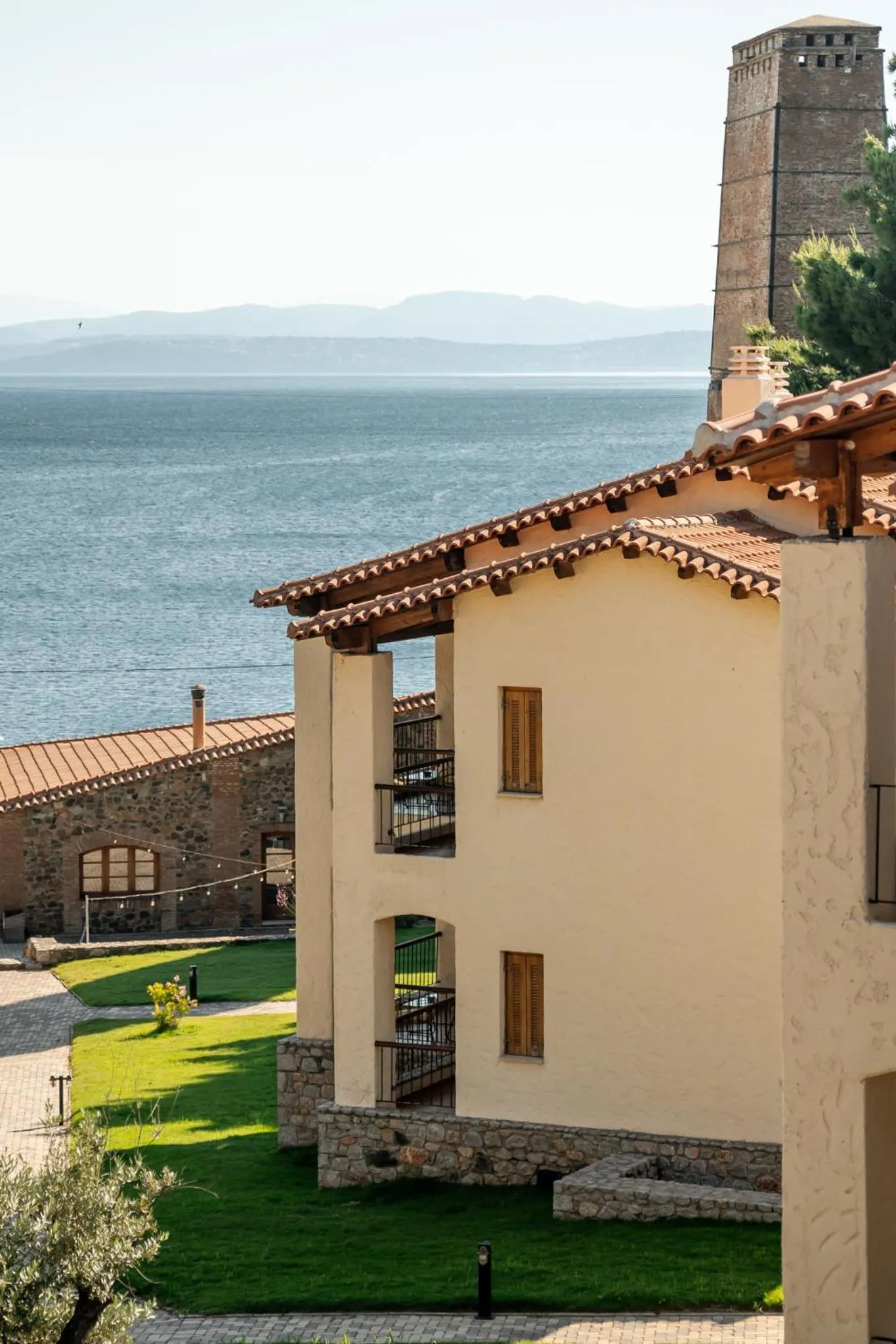 Property building in Kaminos Evia