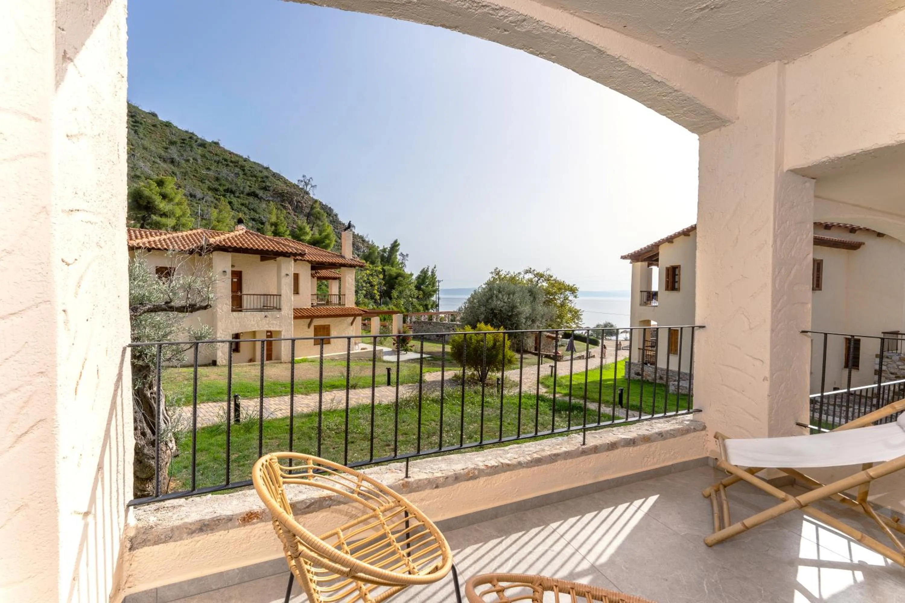 Property building in Kaminos Evia