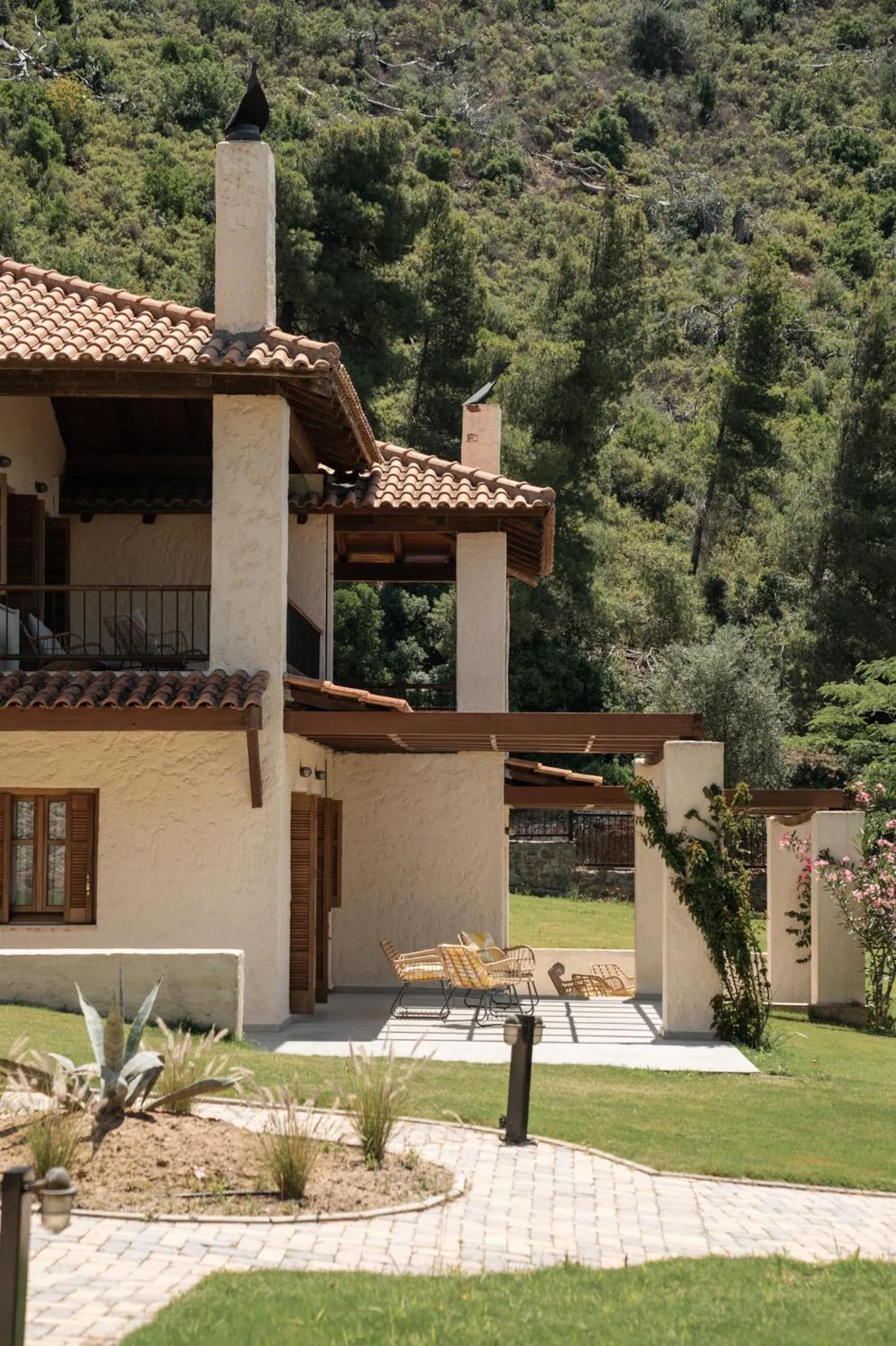 Property building in Kaminos Evia