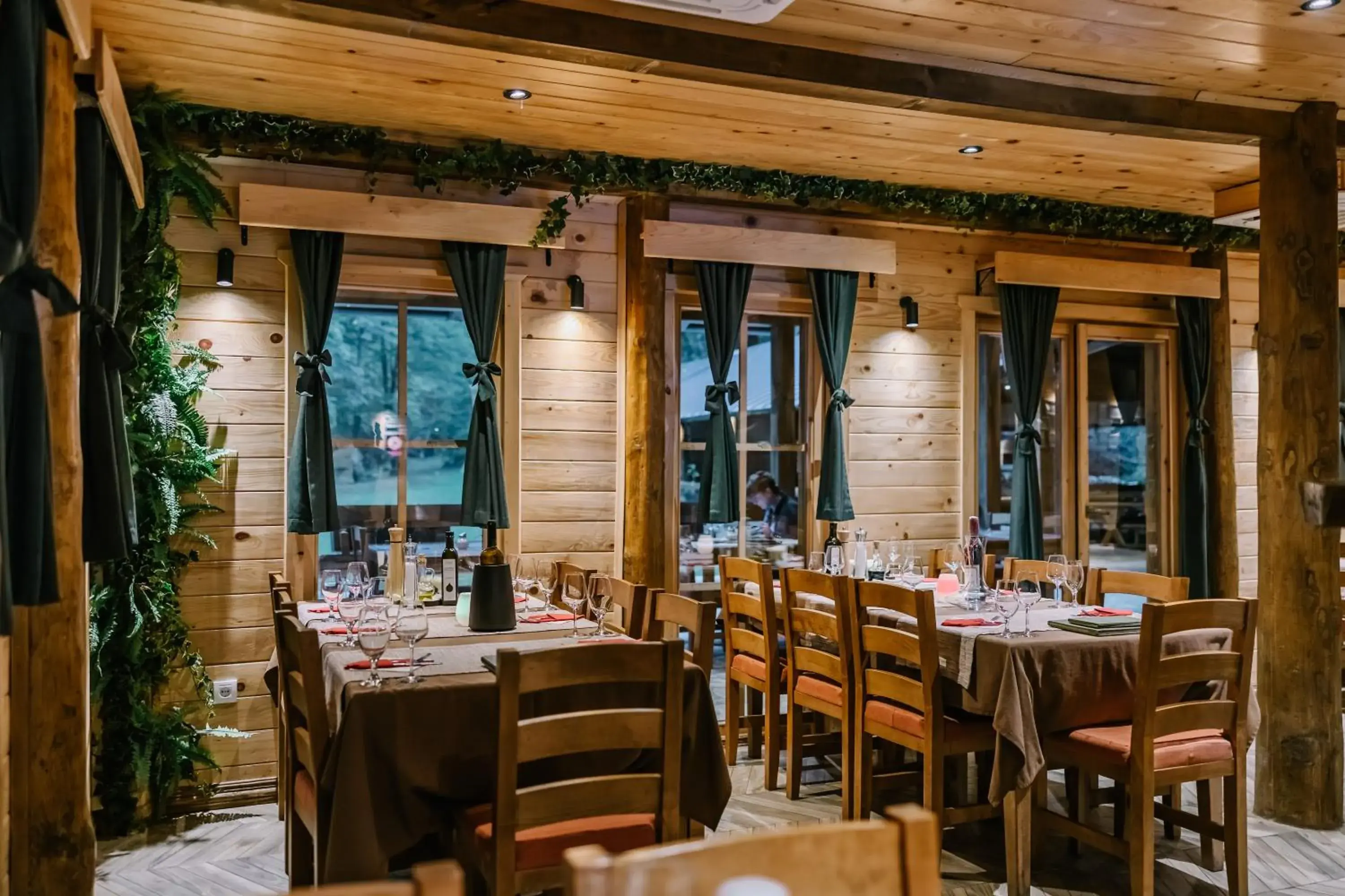 Restaurant/places to eat in Hotel Porto Tara Restaurant/places to eat in Hotel Porto Tara