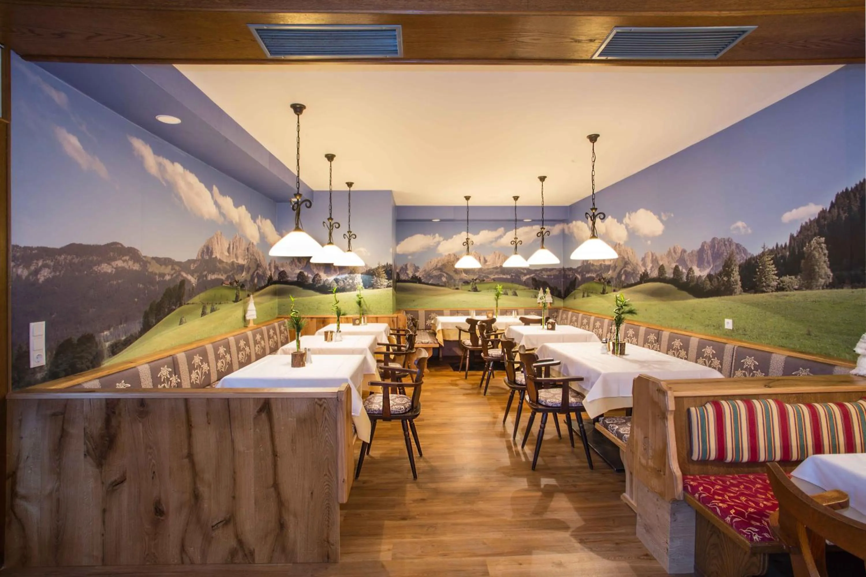 Restaurant/places to eat in Sporthotel Tirolerhof