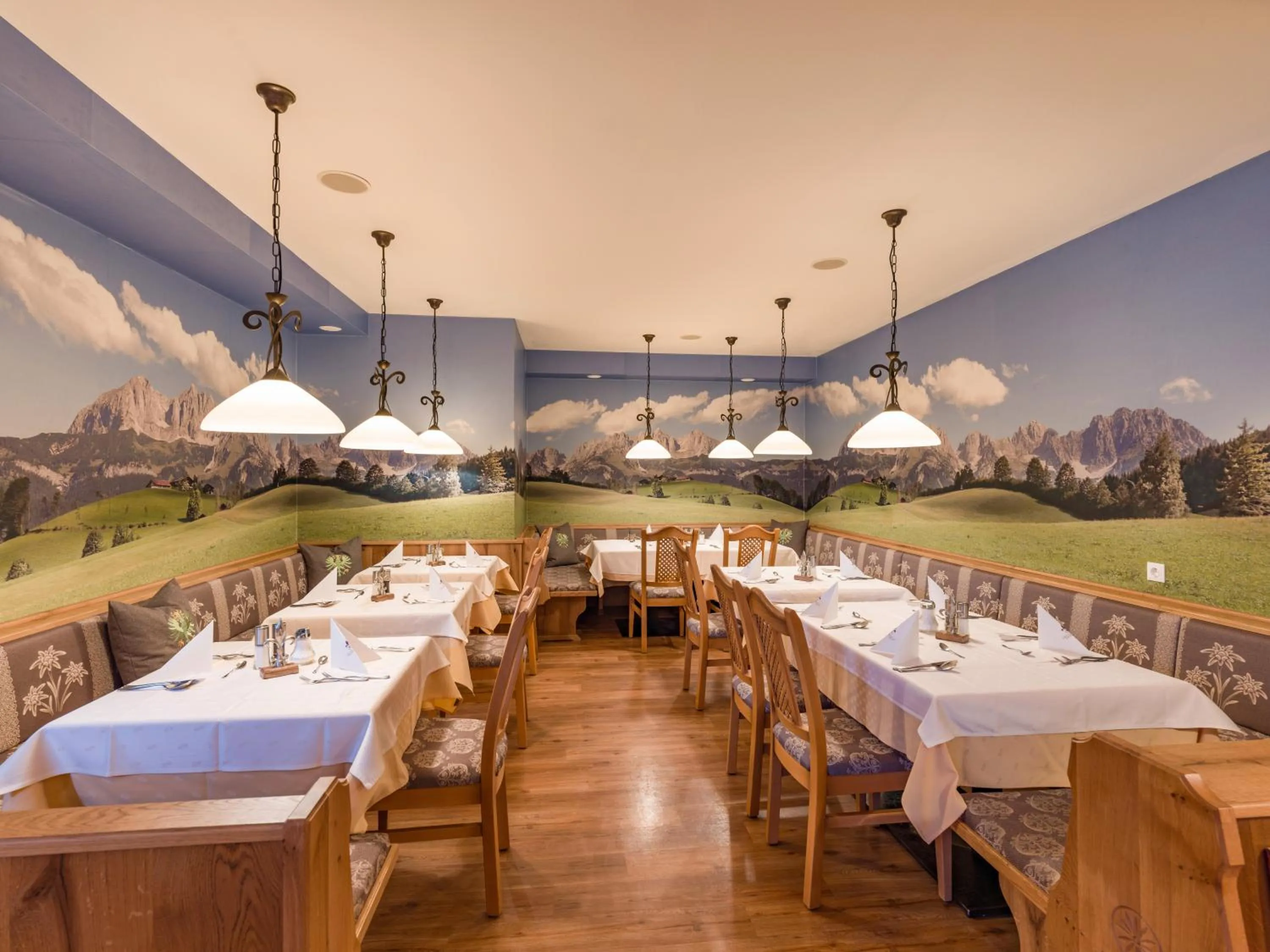 Restaurant/places to eat in Sporthotel Tirolerhof