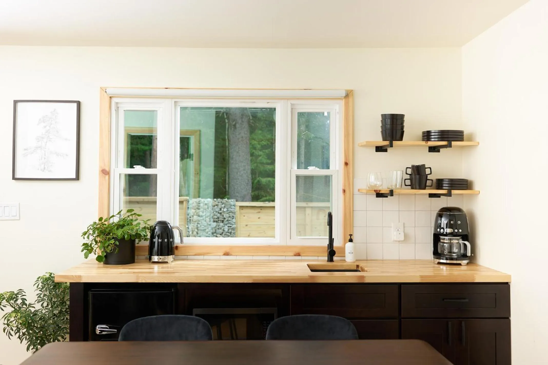 Kitchen or kitchenette in The Rex