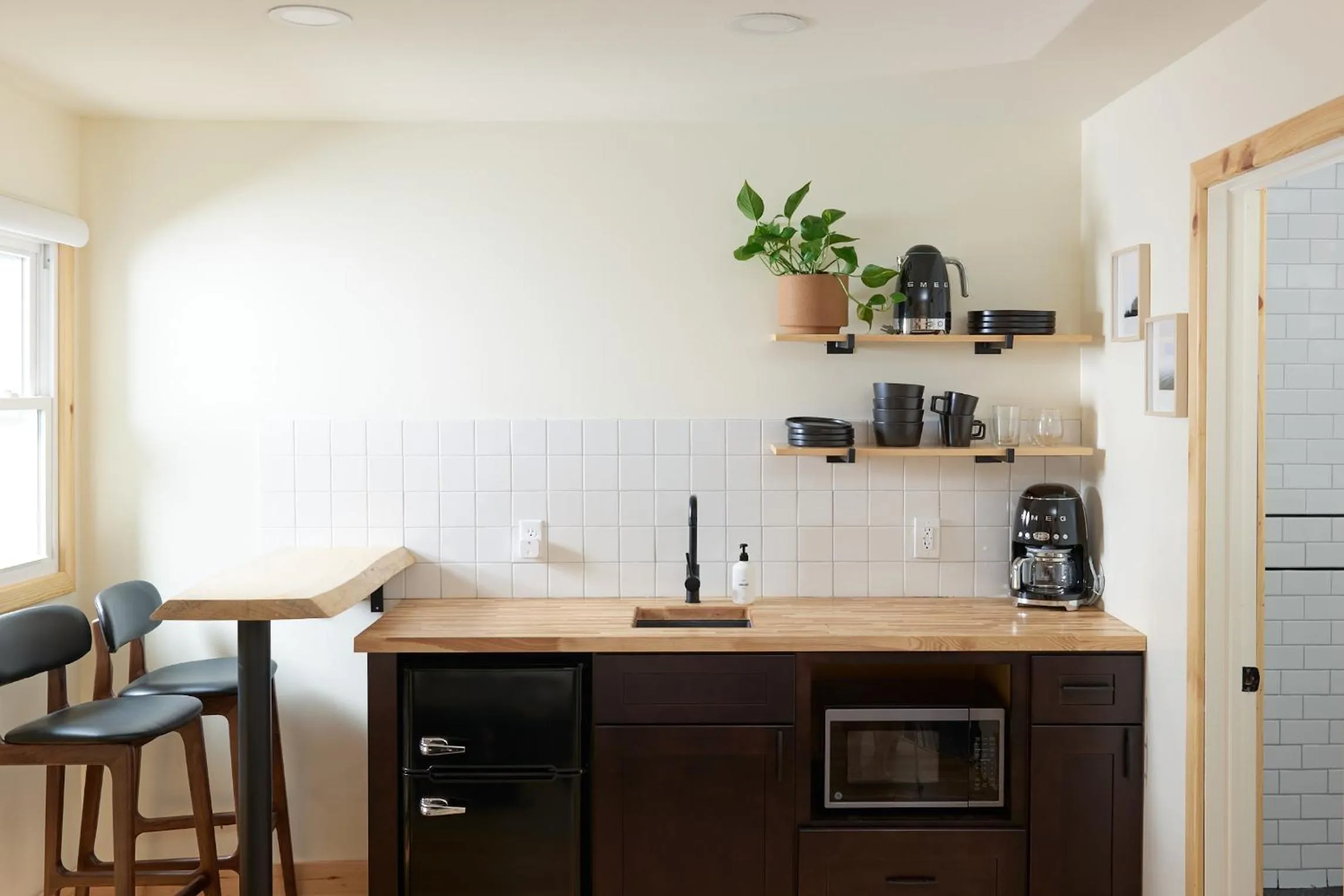 Coffee/tea facilities in The Rex