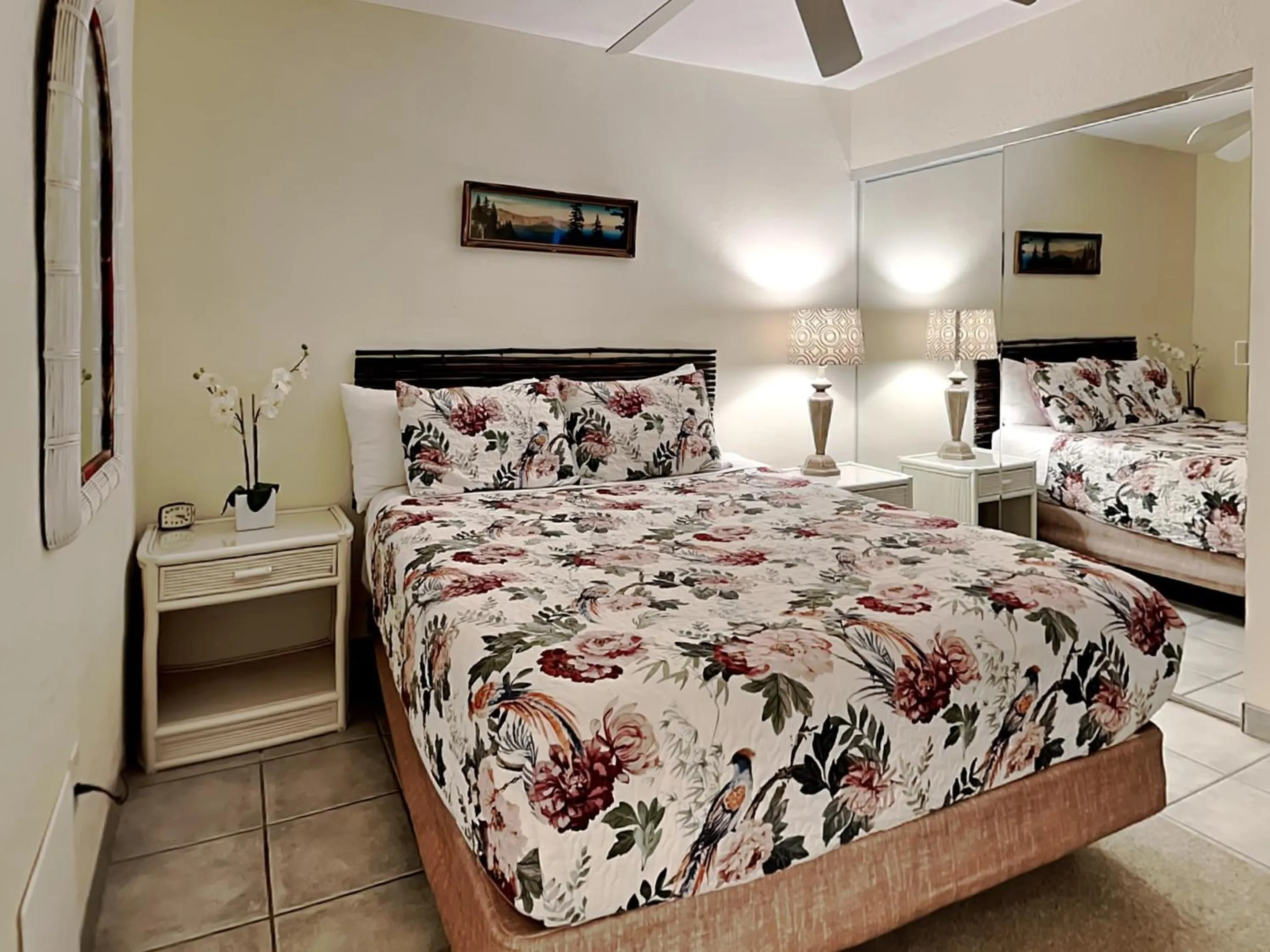 Bed in Kihei Garden Estates G-102