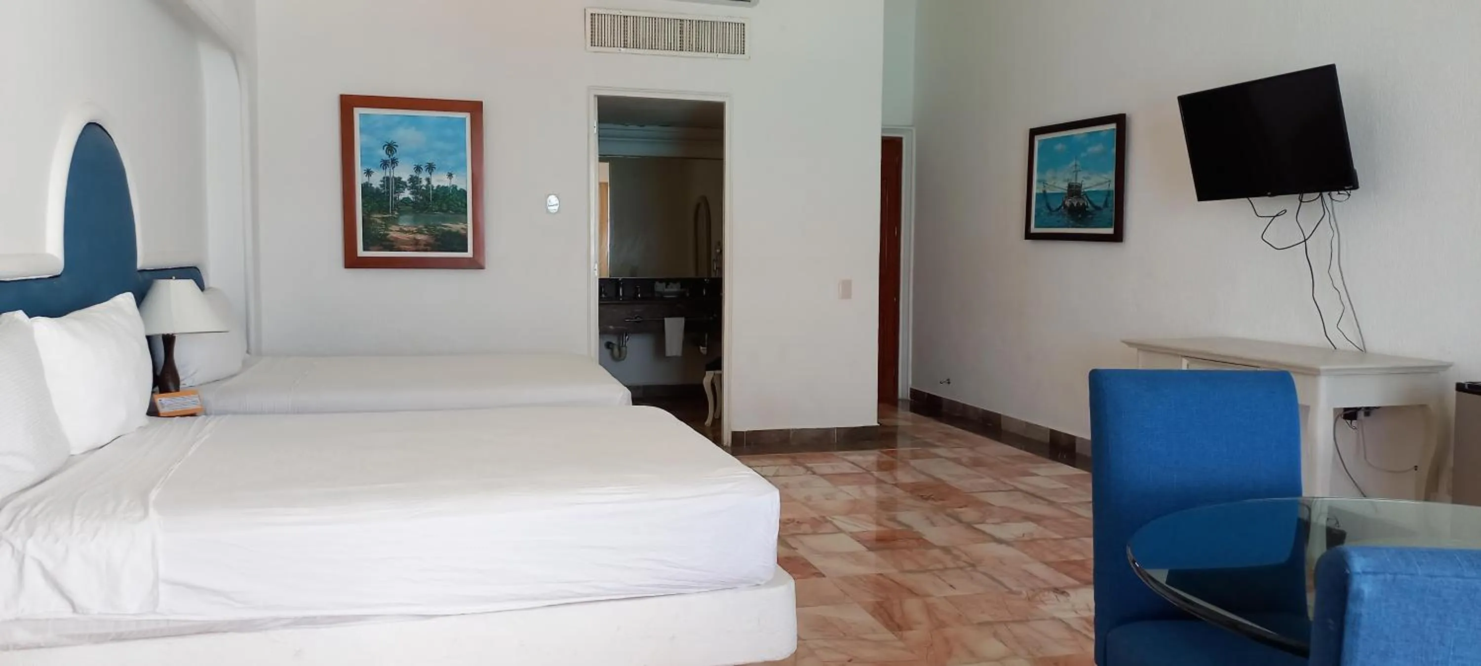 Photo of the whole room, Bed in Hotel & Museo Casa Turquesa