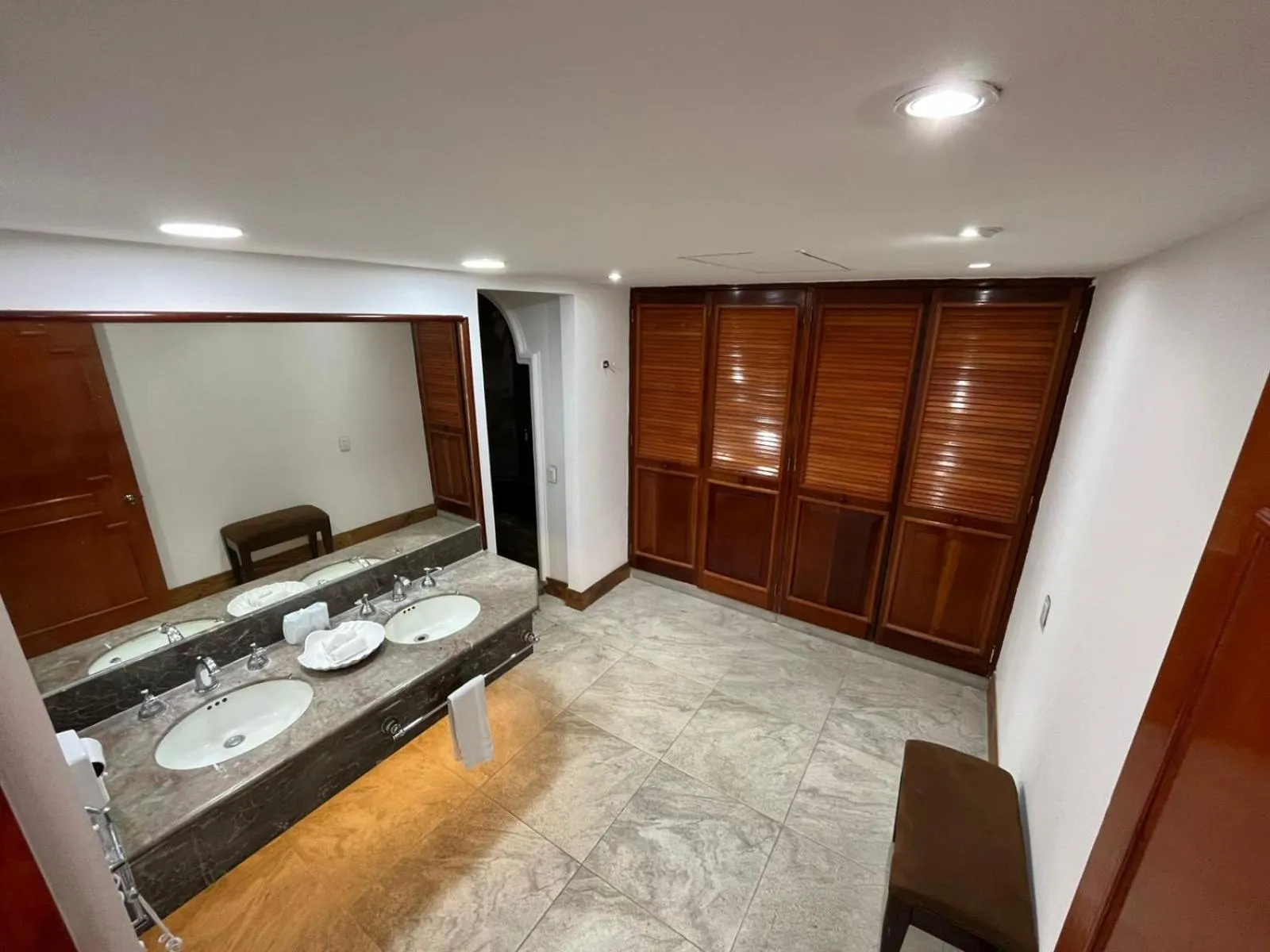 wardrobe in Hotel & Museo Casa Turquesa