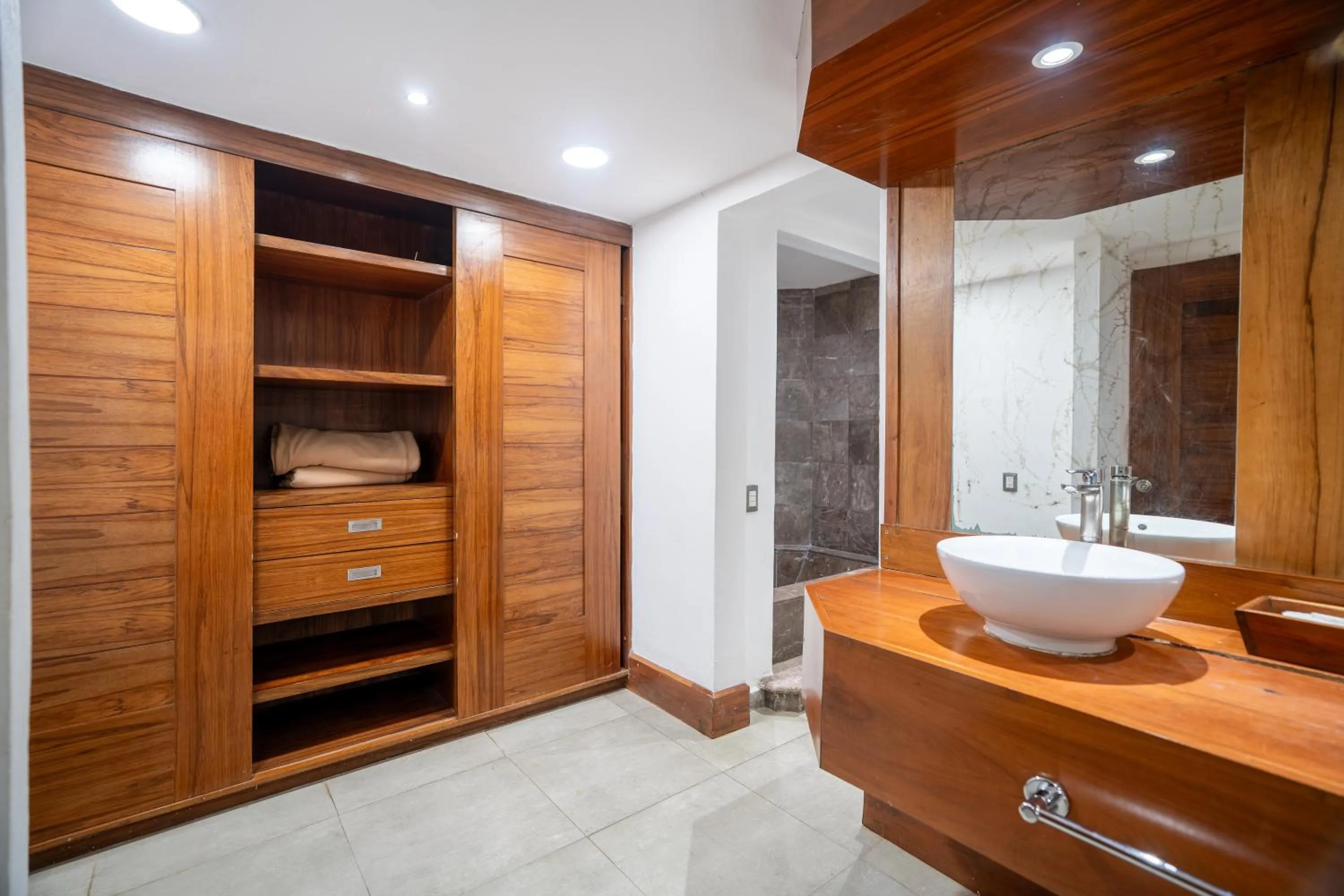 Bathroom in Hotel y Museo Casa Turquesa