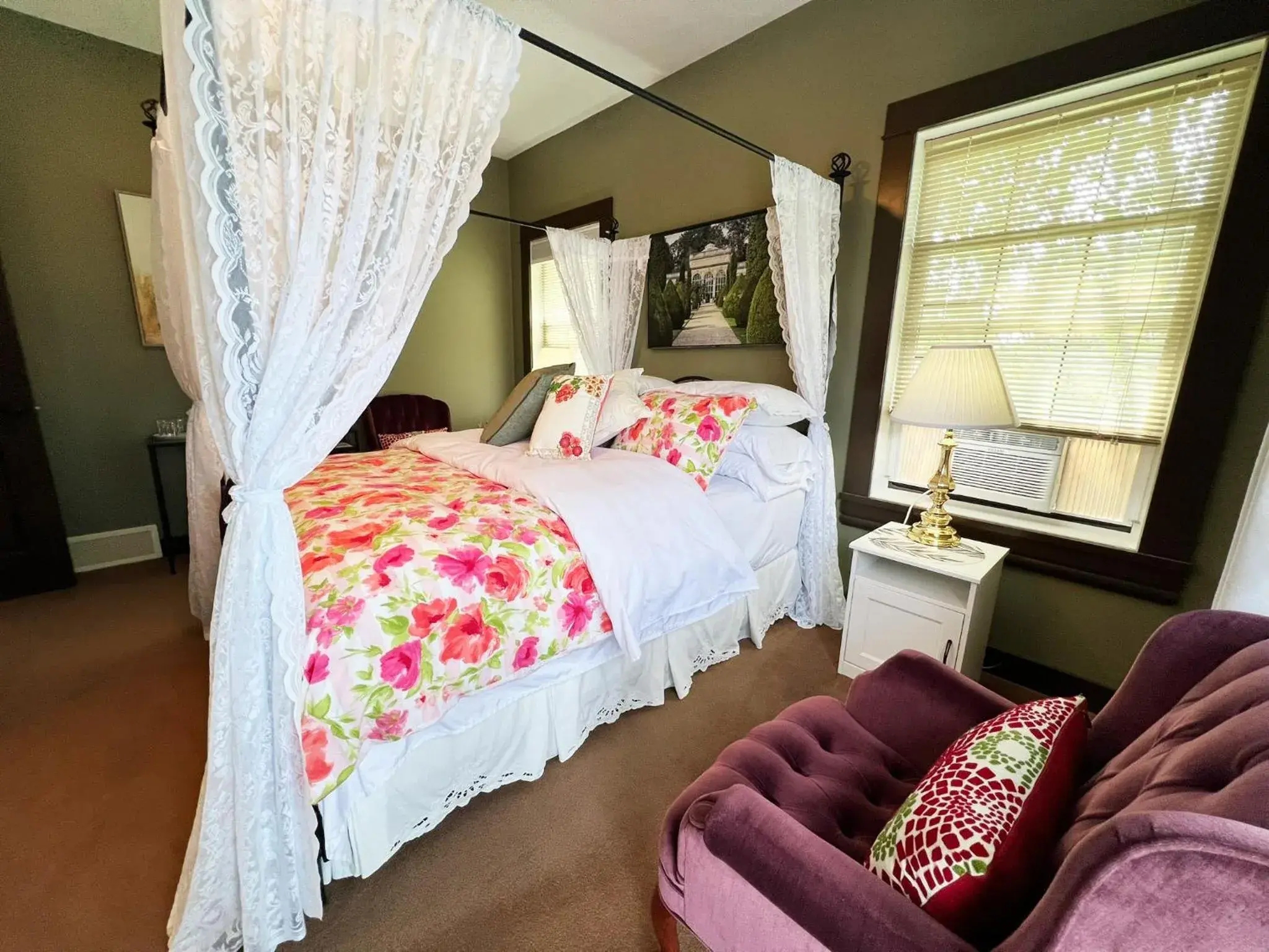 Superior Queen Room in Wolf Creek Bed and Breakfast Superior Queen Room in Wolf Creek Bed and Breakfast