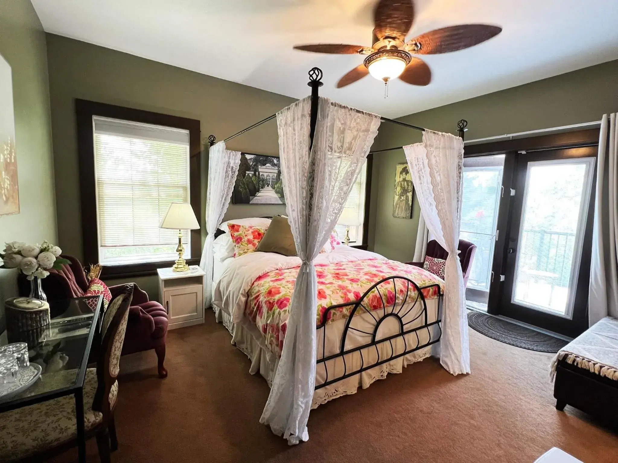 Superior Queen Room in Wolf Creek Bed and Breakfast Superior Queen Room in Wolf Creek Bed and Breakfast