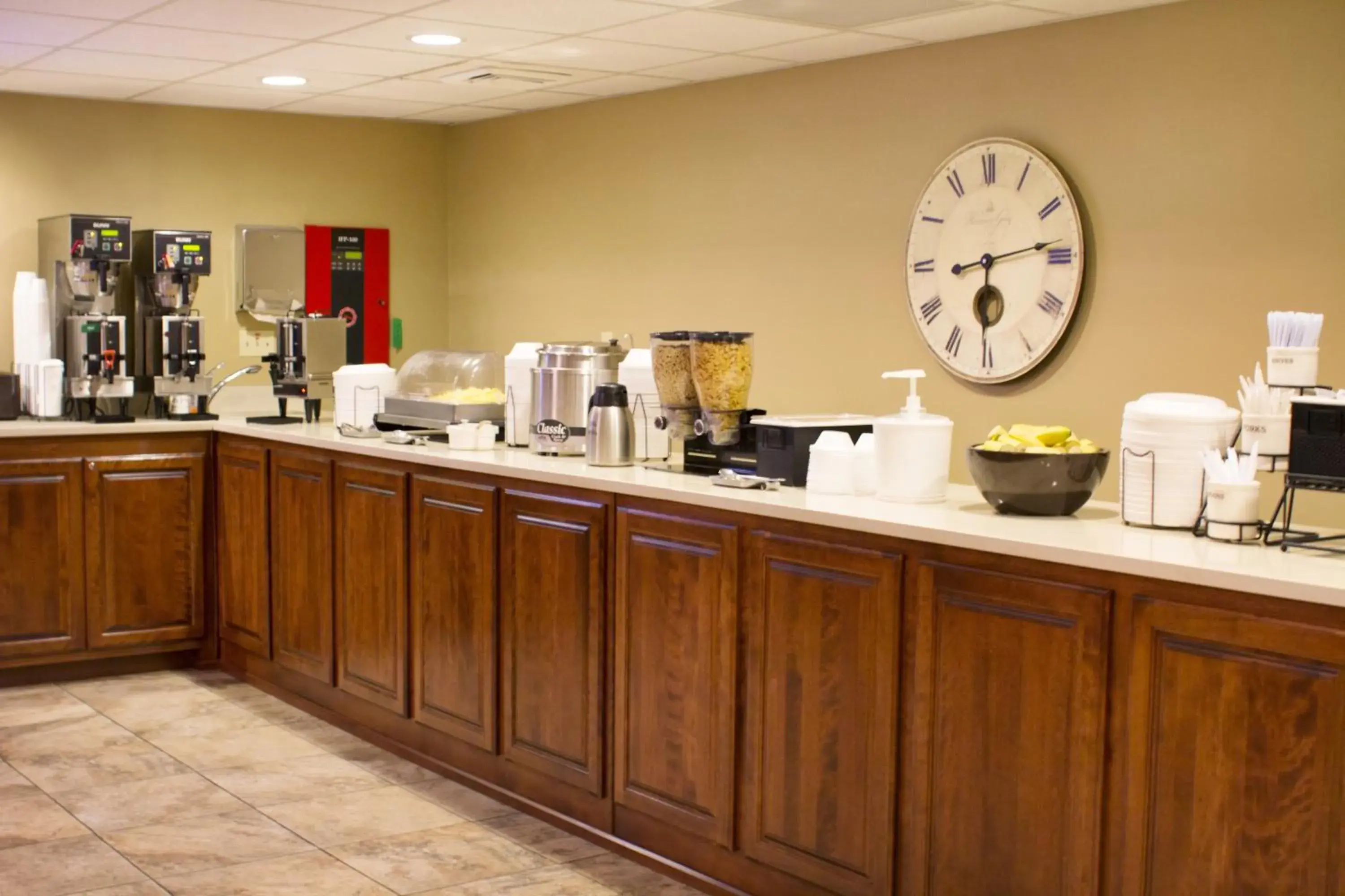 Meeting/conference room, Restaurant/Places to Eat in Grand Oaks Hotel