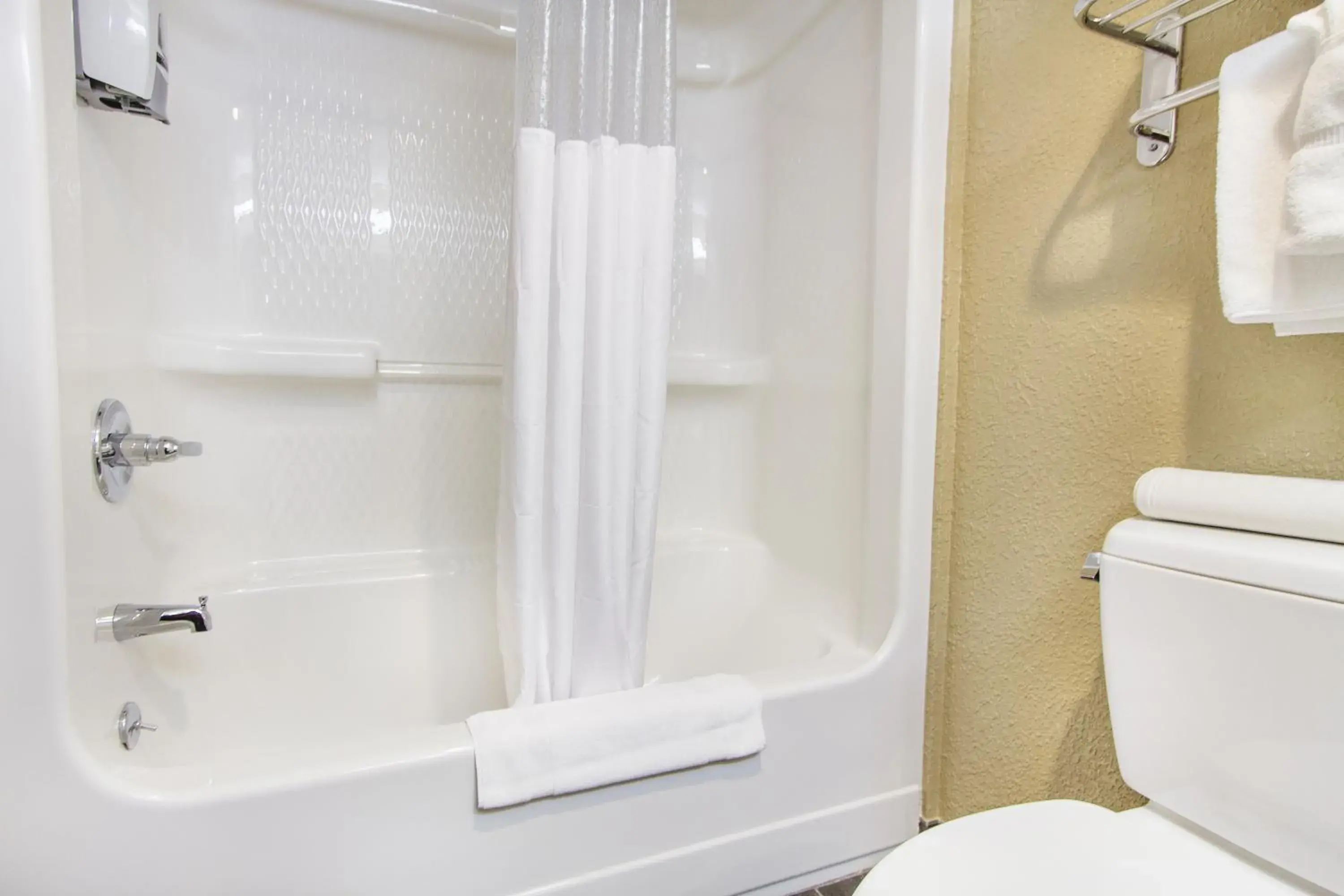 Bathroom in Grand Oaks Hotel