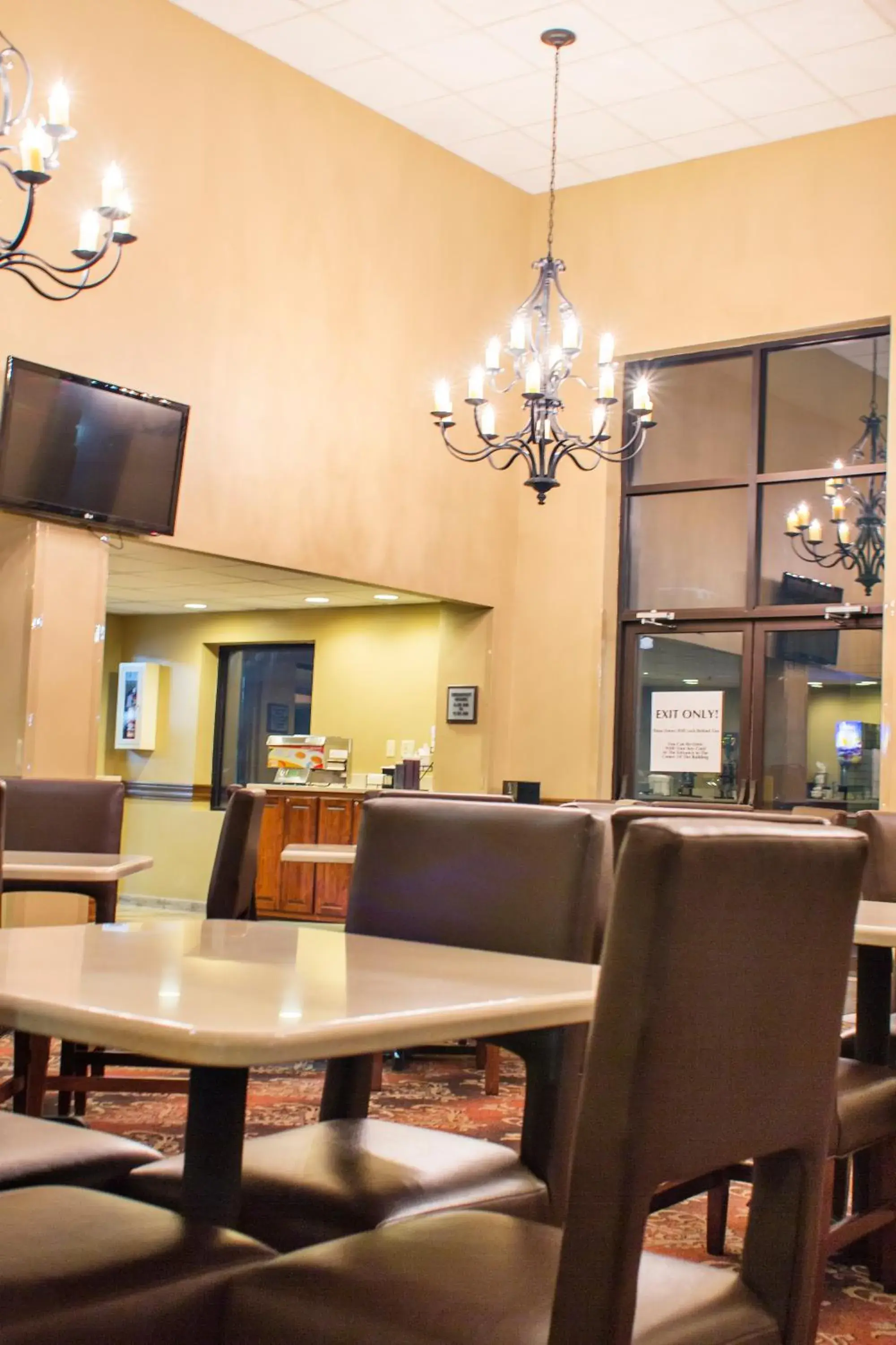 Meeting/conference room, Restaurant/Places to Eat in Grand Oaks Hotel