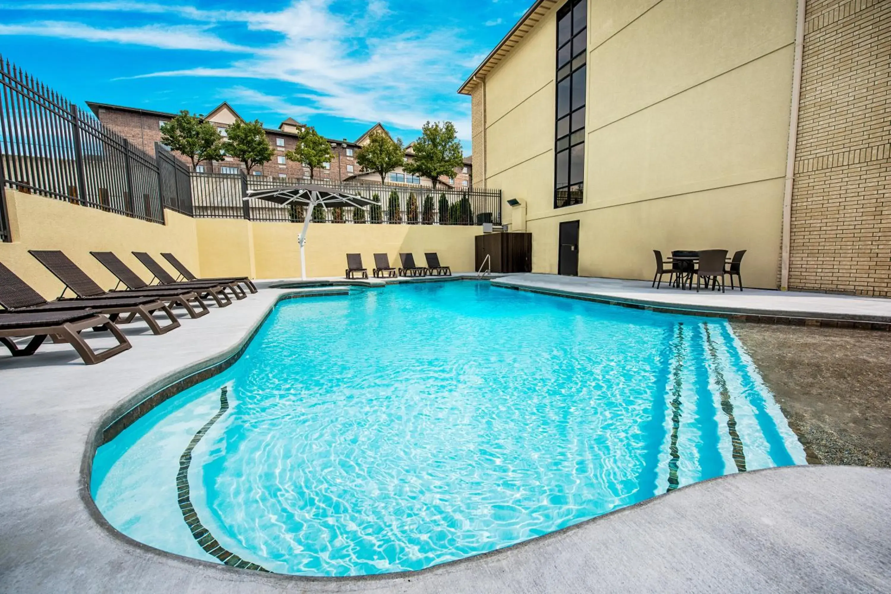 Swimming Pool in Grand Oaks Hotel