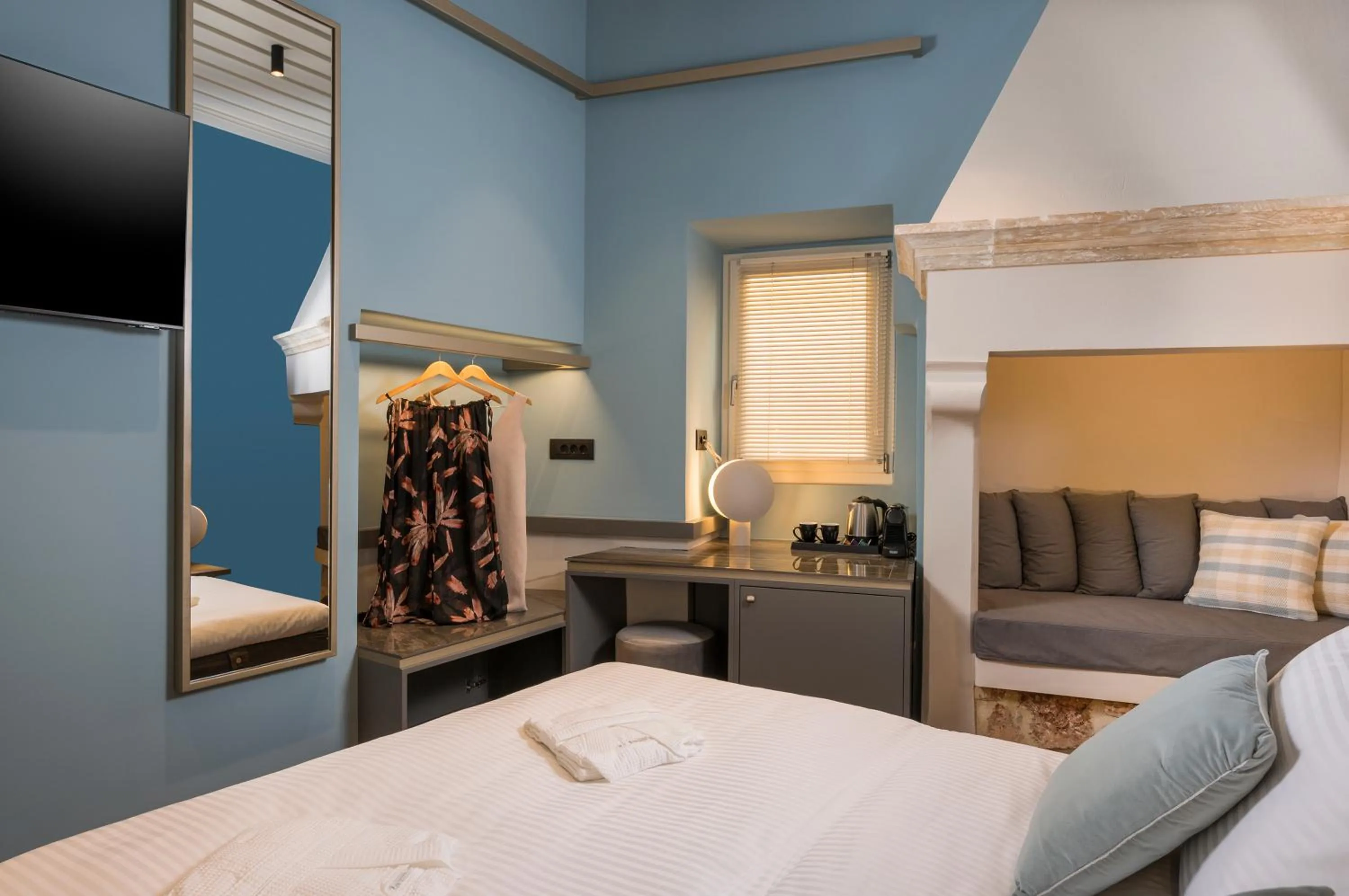 TV and multimedia, Bed in Veneri Boutique Suites