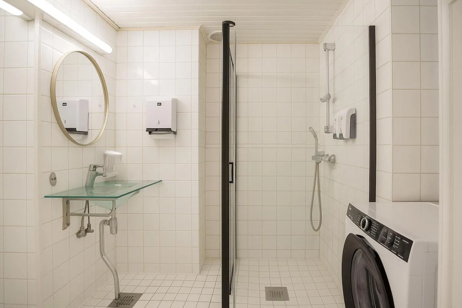 Bathroom in Senate Hotel